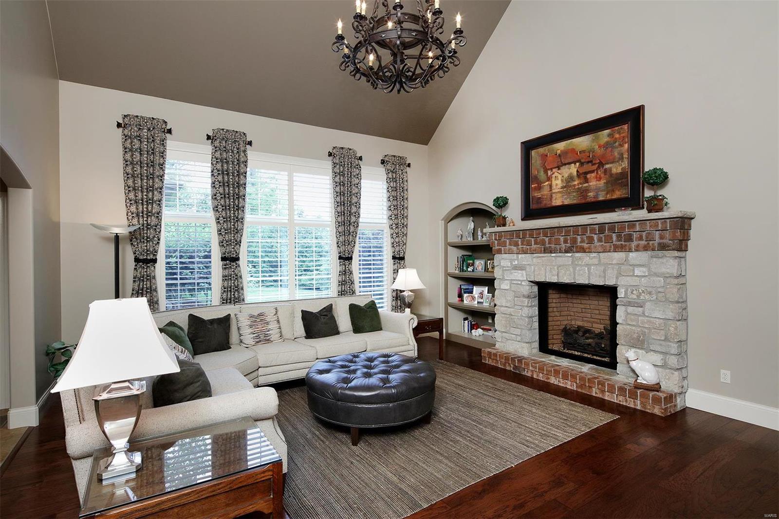 Ladue Court Villas - Residential