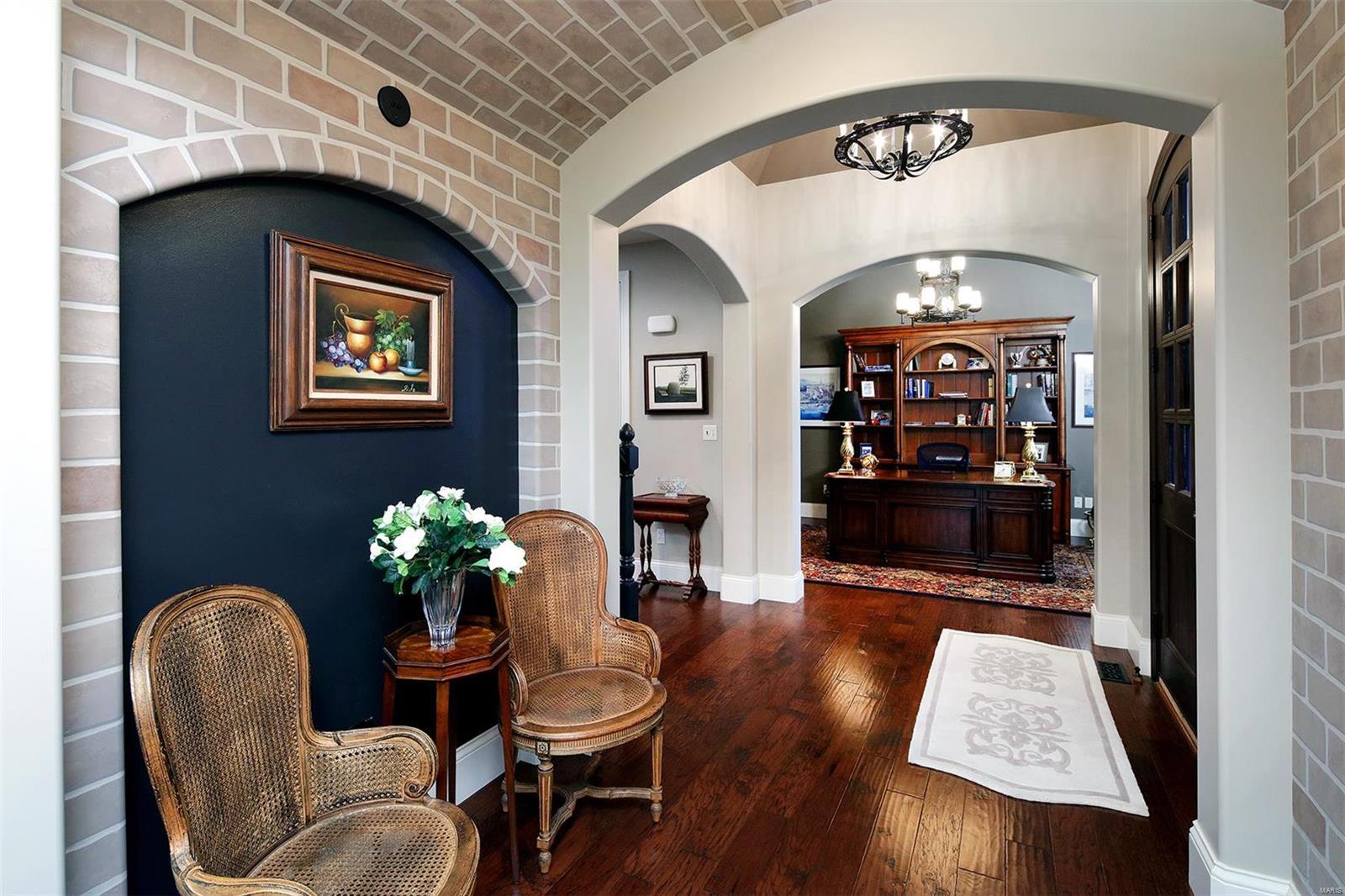 Ladue Court Villas - Residential