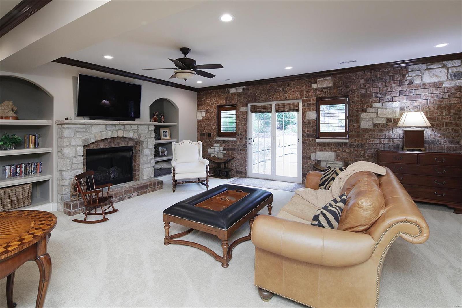 Ladue Court Villas - Residential