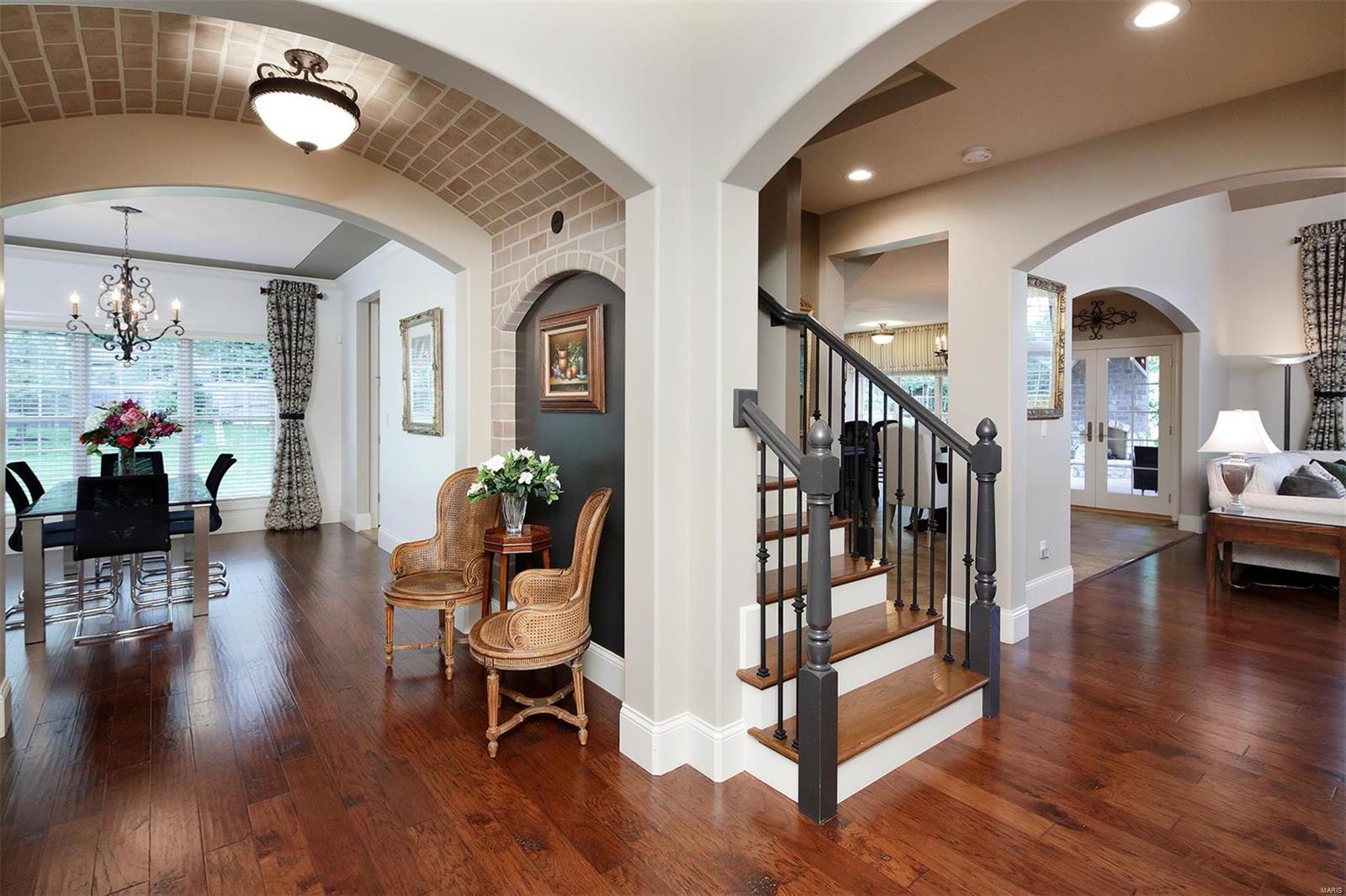 Ladue Court Villas - Residential