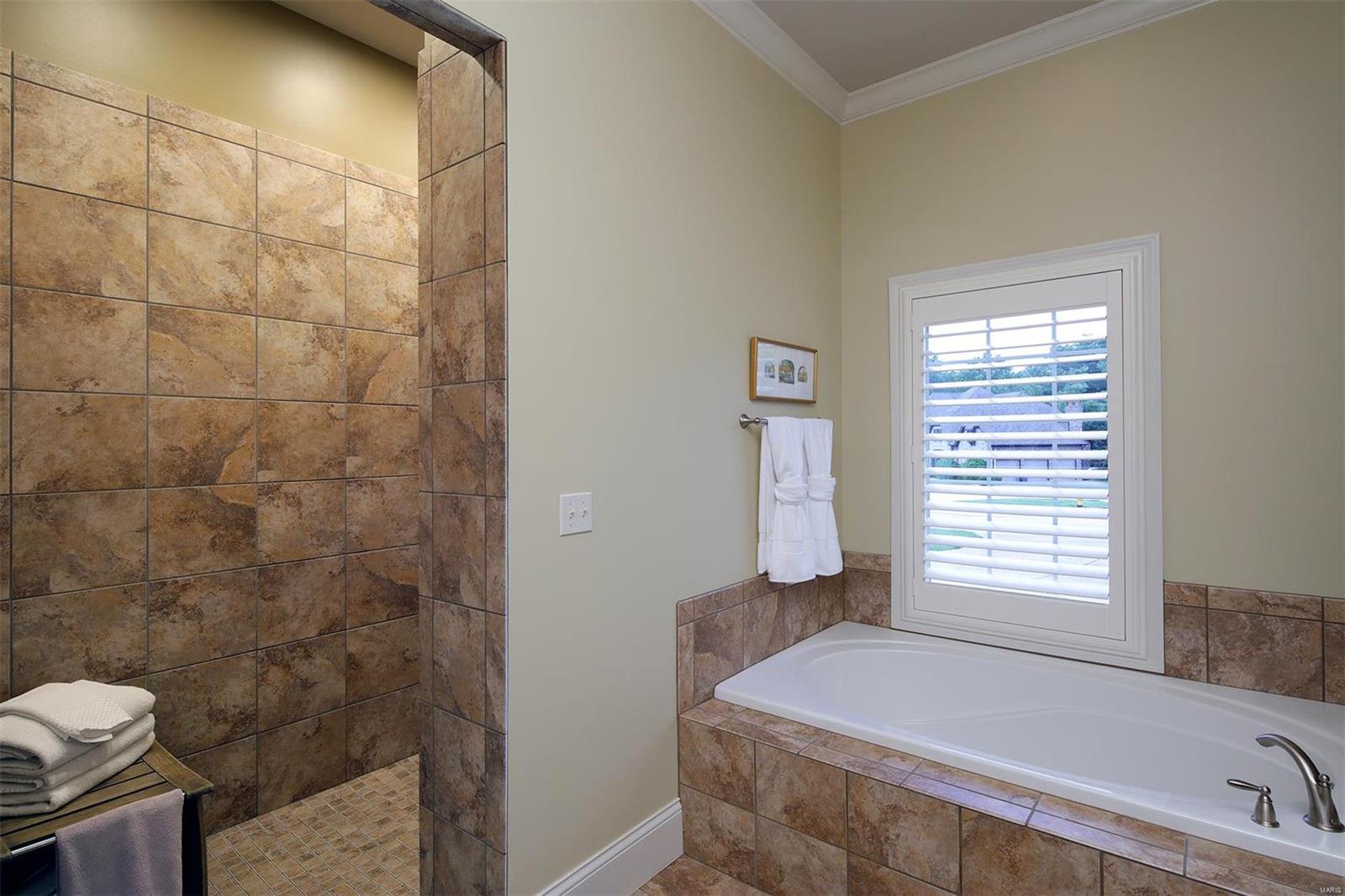 Ladue Court Villas - Residential