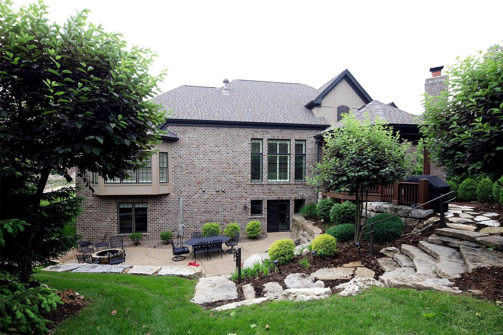 Ladue Court Villas - Residential