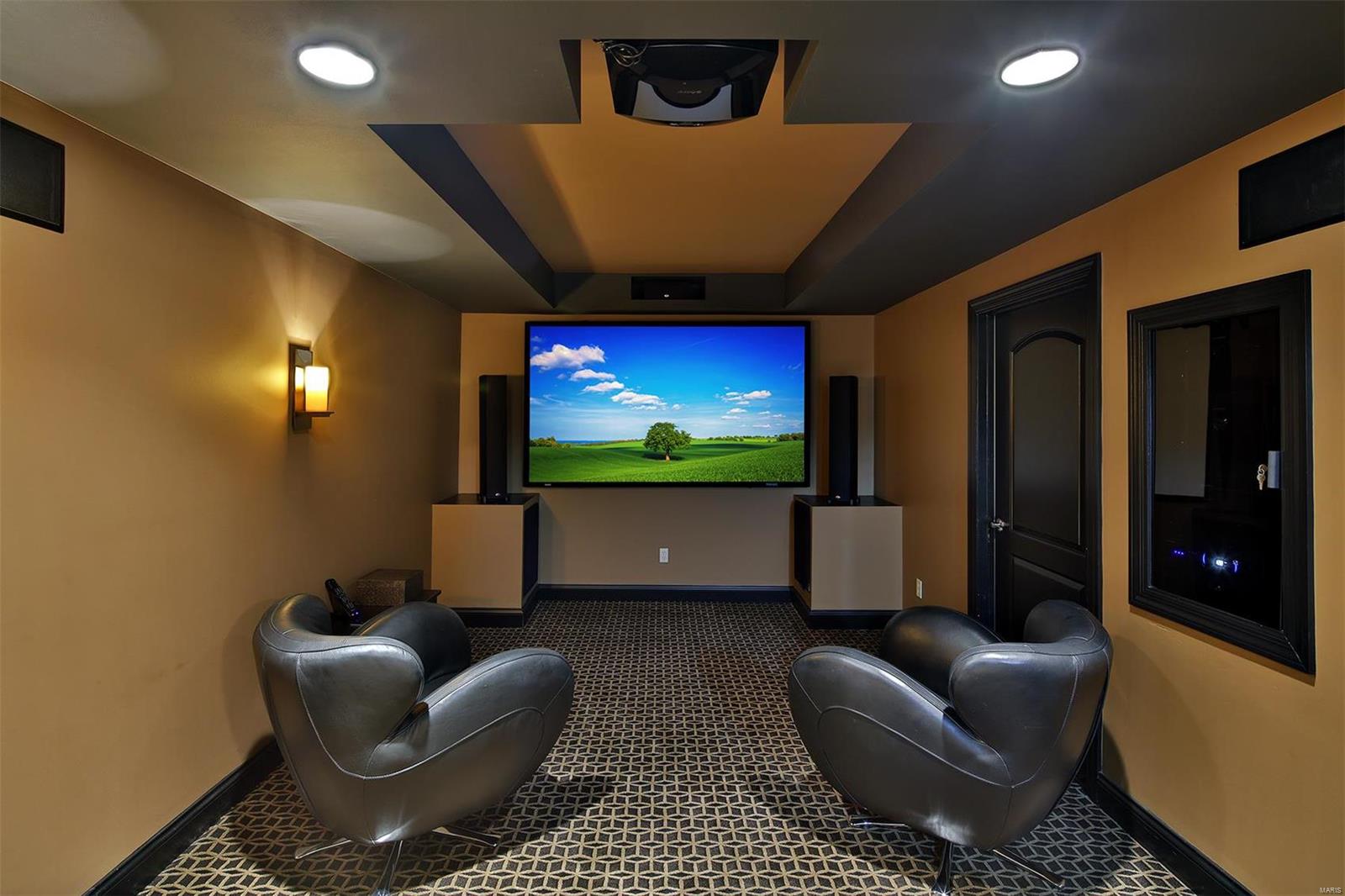 Ladue Court Villas - Residential