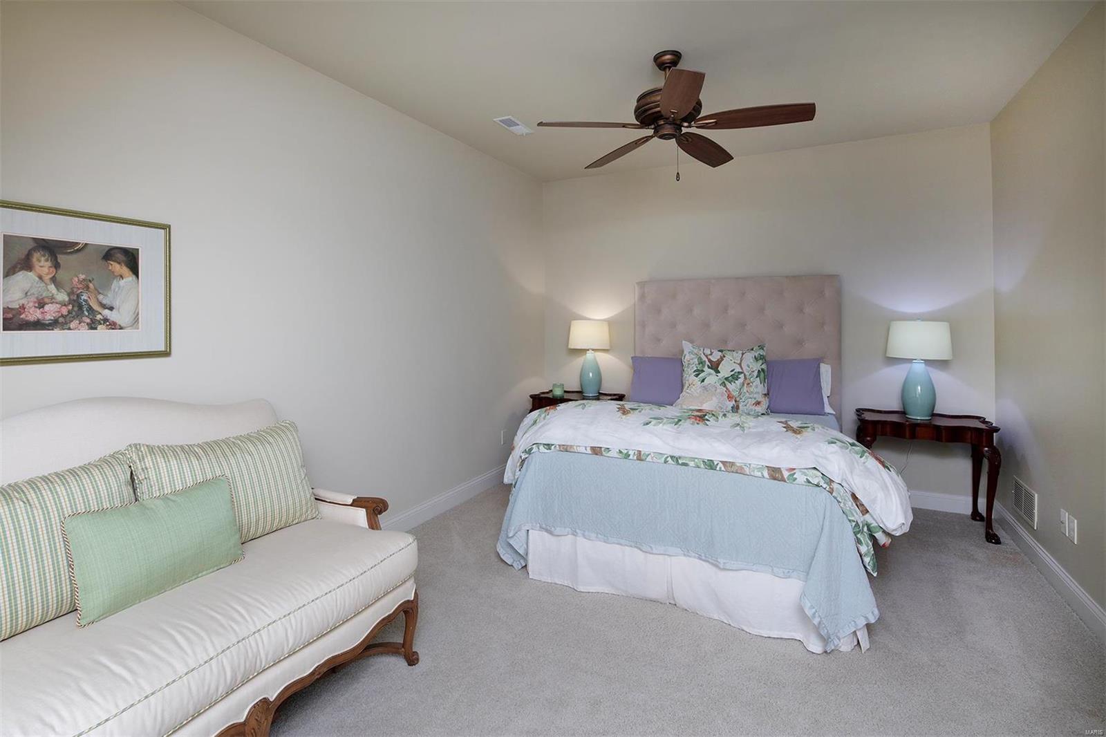 Ladue Court Villas - Residential