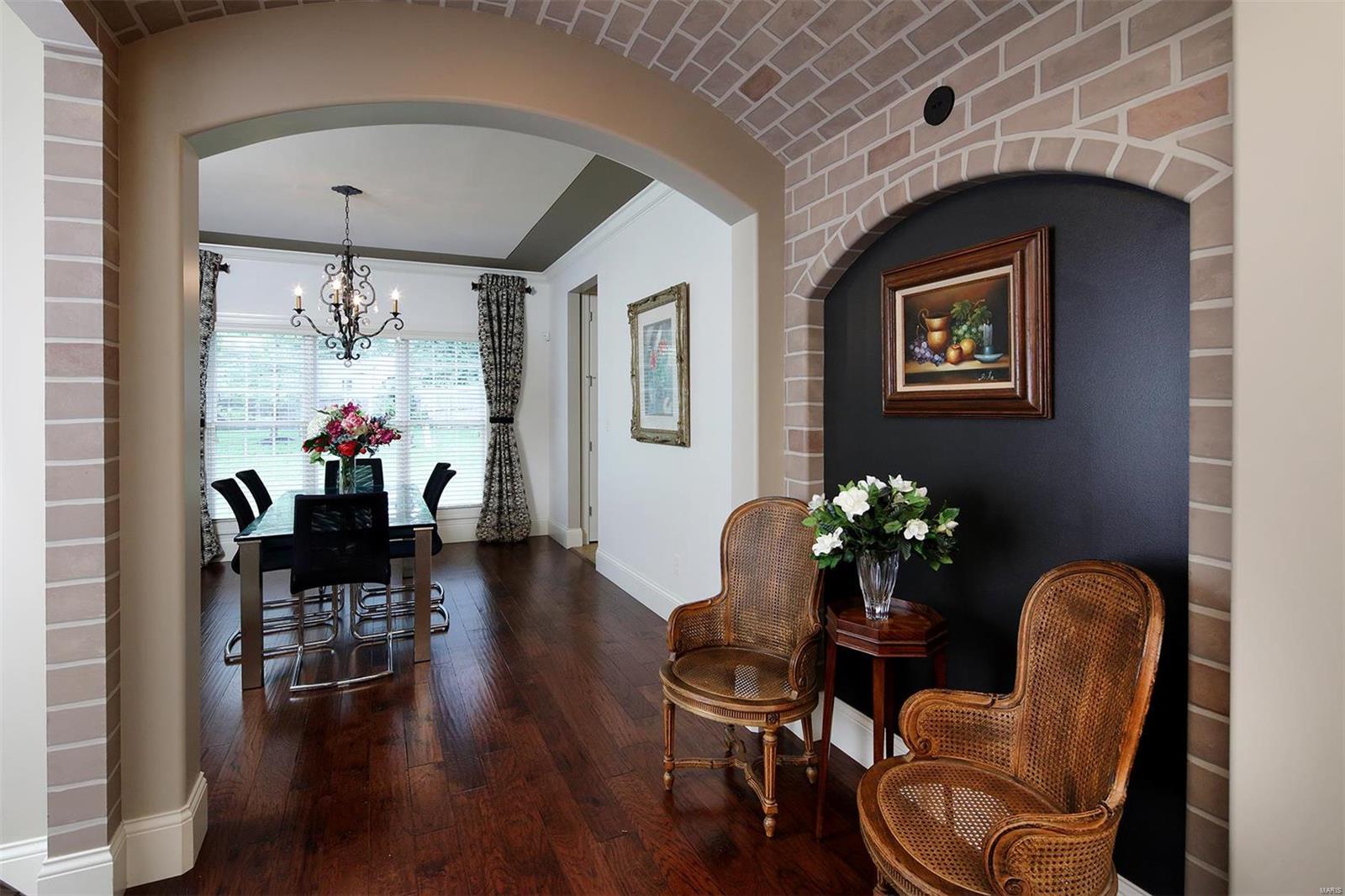 Ladue Court Villas - Residential