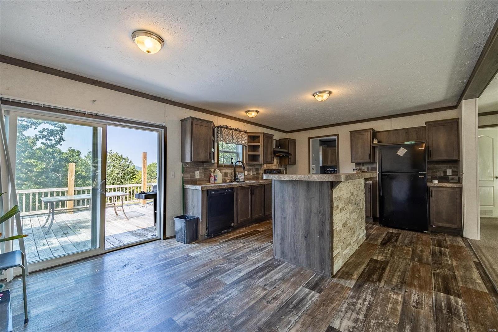 RURAL - Commercial Sale