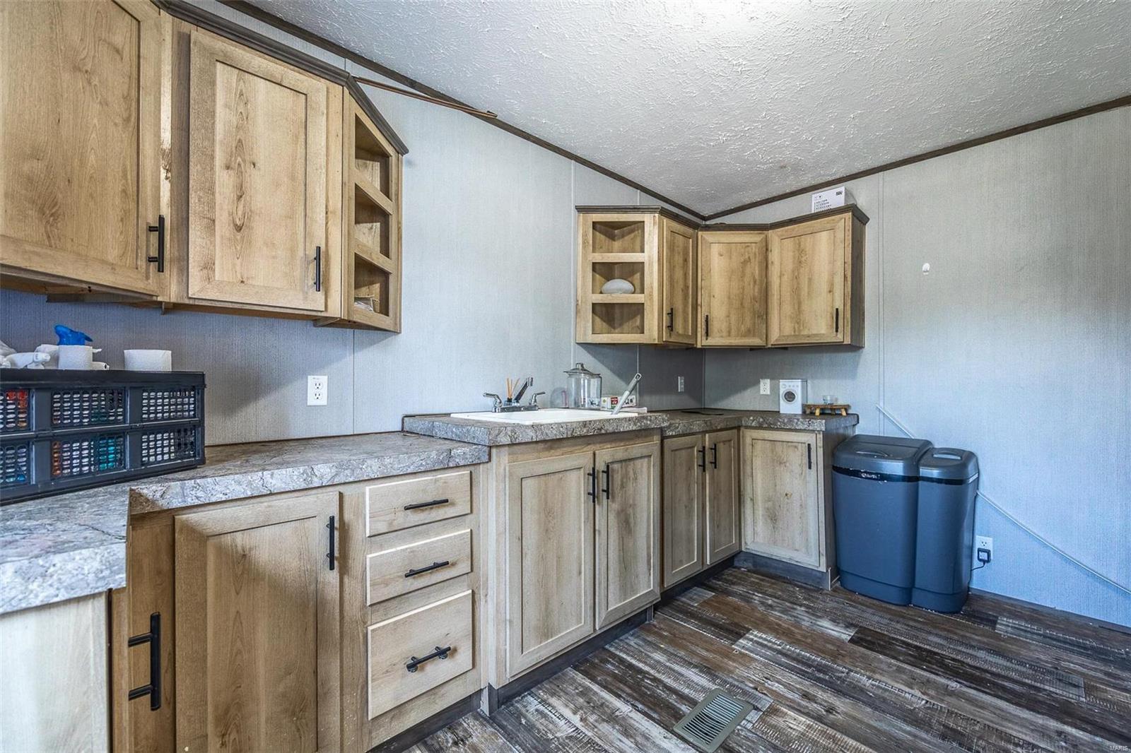 RURAL - Commercial Sale