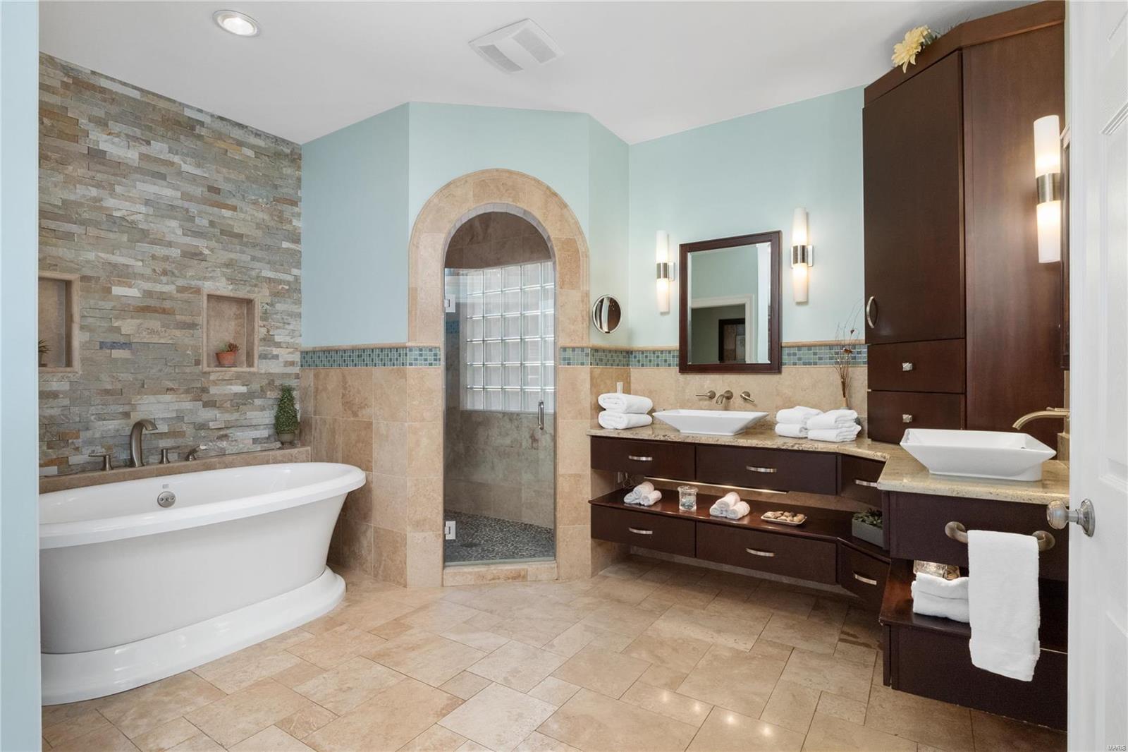 Winghaven/Bayhill Village - Residential