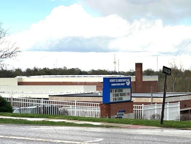 Ballwin, Missouri 63011, United States, 3 Bedrooms Bedrooms, ,2 BathroomsBathrooms,Residential,Pending,107309