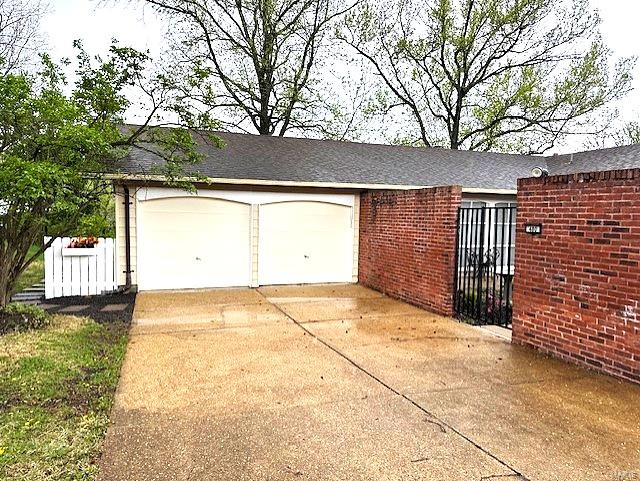 Ballwin, Missouri 63011, United States, 3 Bedrooms Bedrooms, ,2 BathroomsBathrooms,Residential,Pending,107309