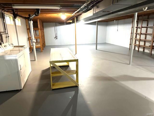 Ballwin, Missouri 63011, United States, 3 Bedrooms Bedrooms, ,2 BathroomsBathrooms,Residential,Pending,107309