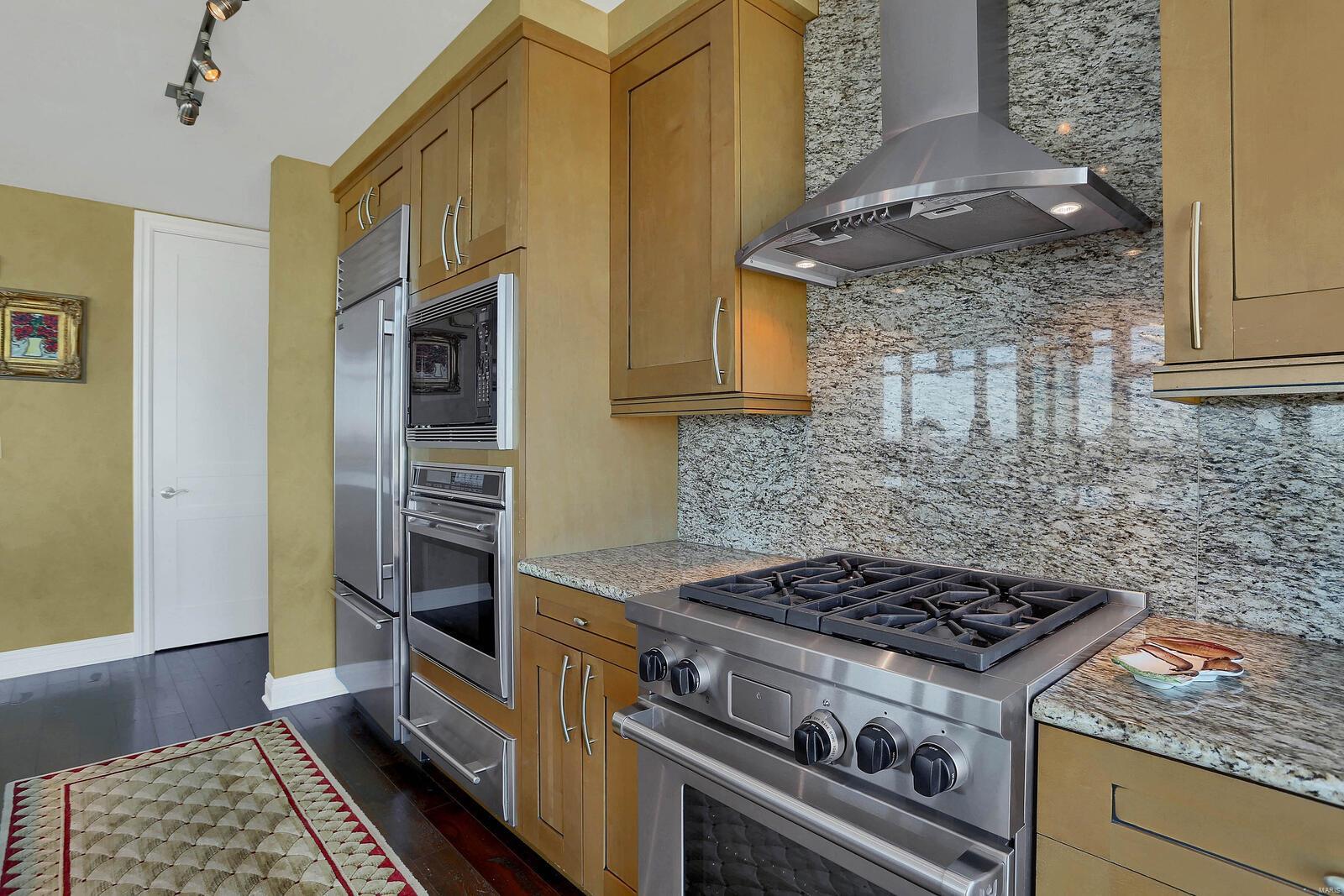 Park East Tower - Residential