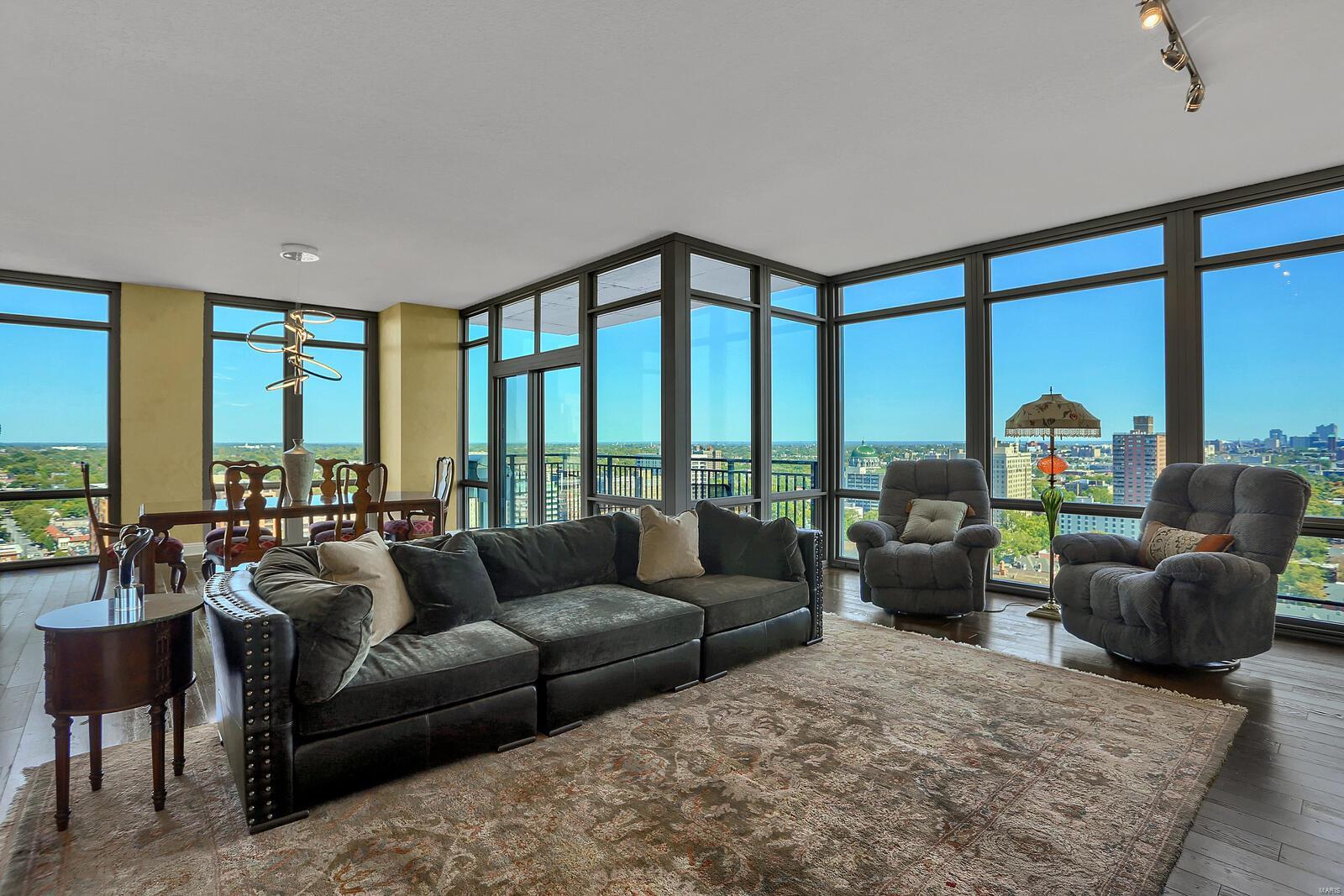 Park East Tower - Residential