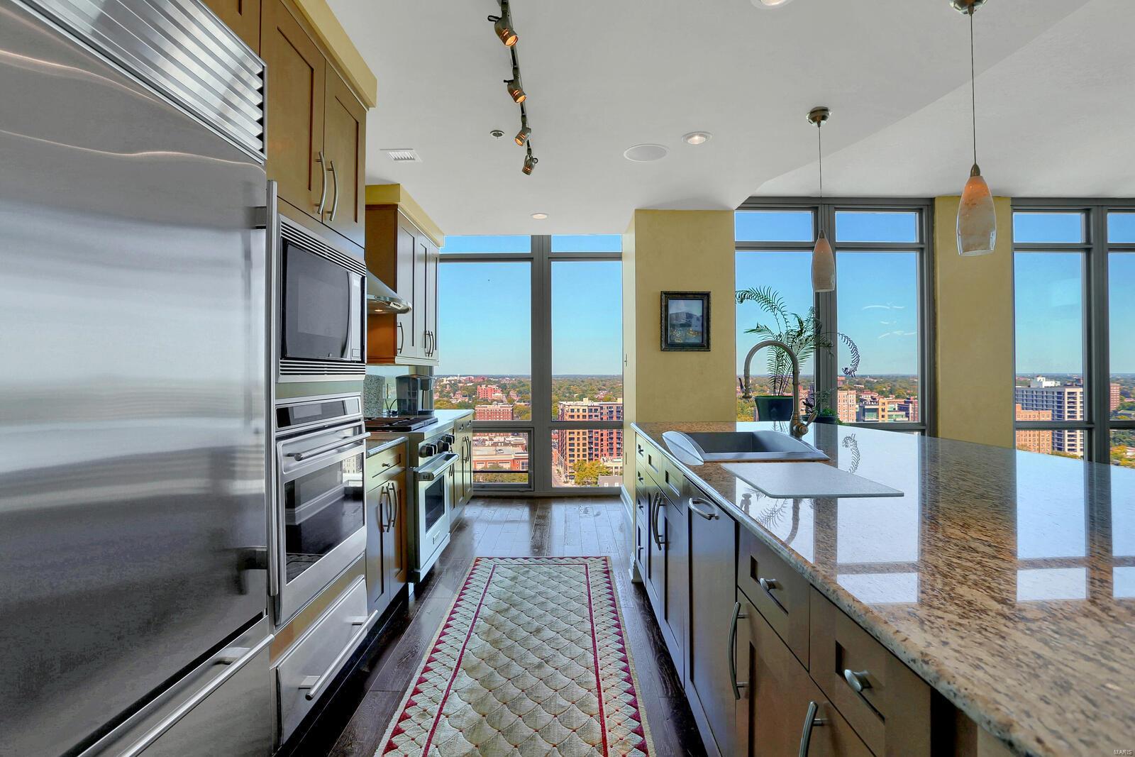 Park East Tower - Residential