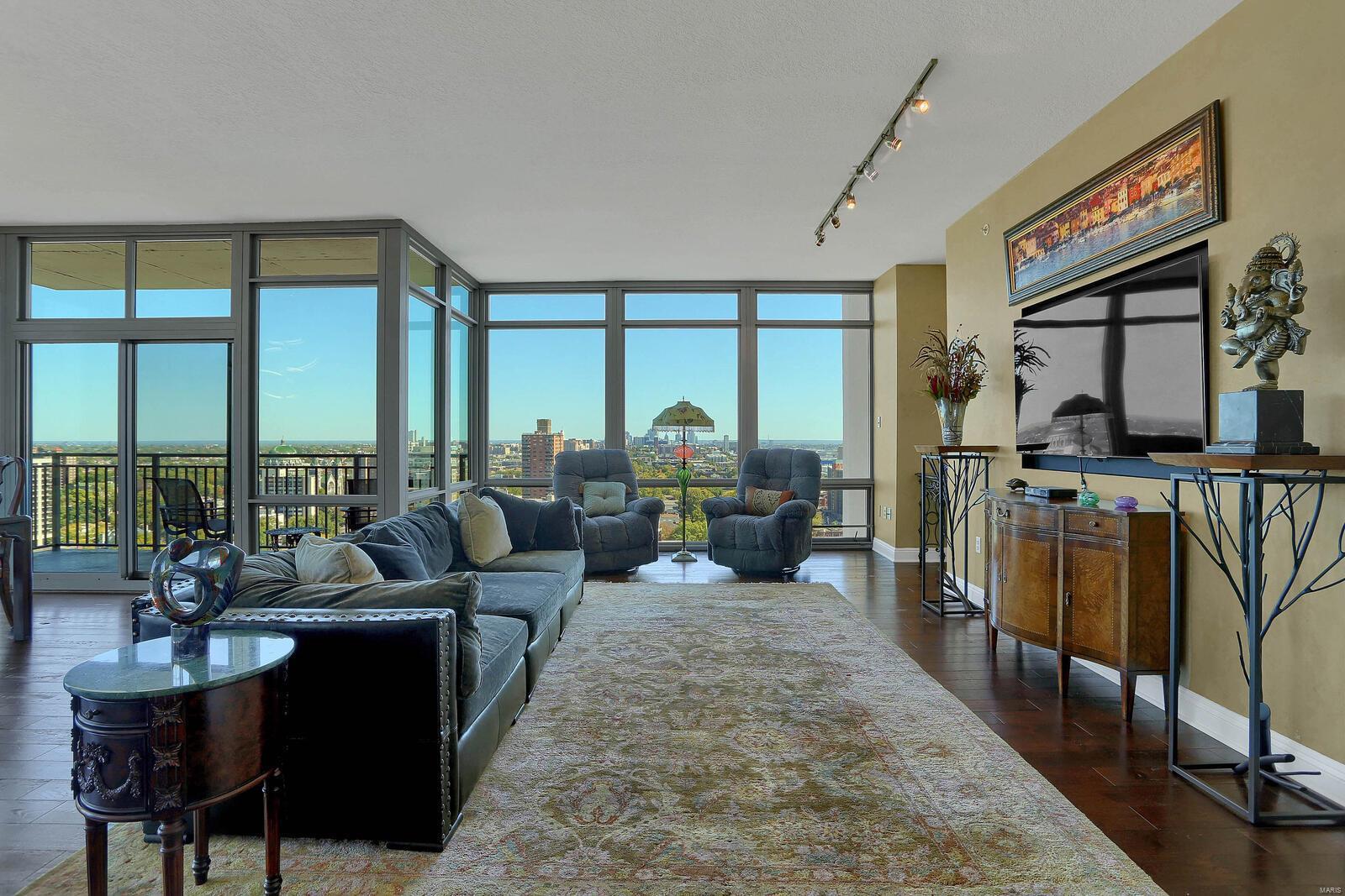 Park East Tower - Residential