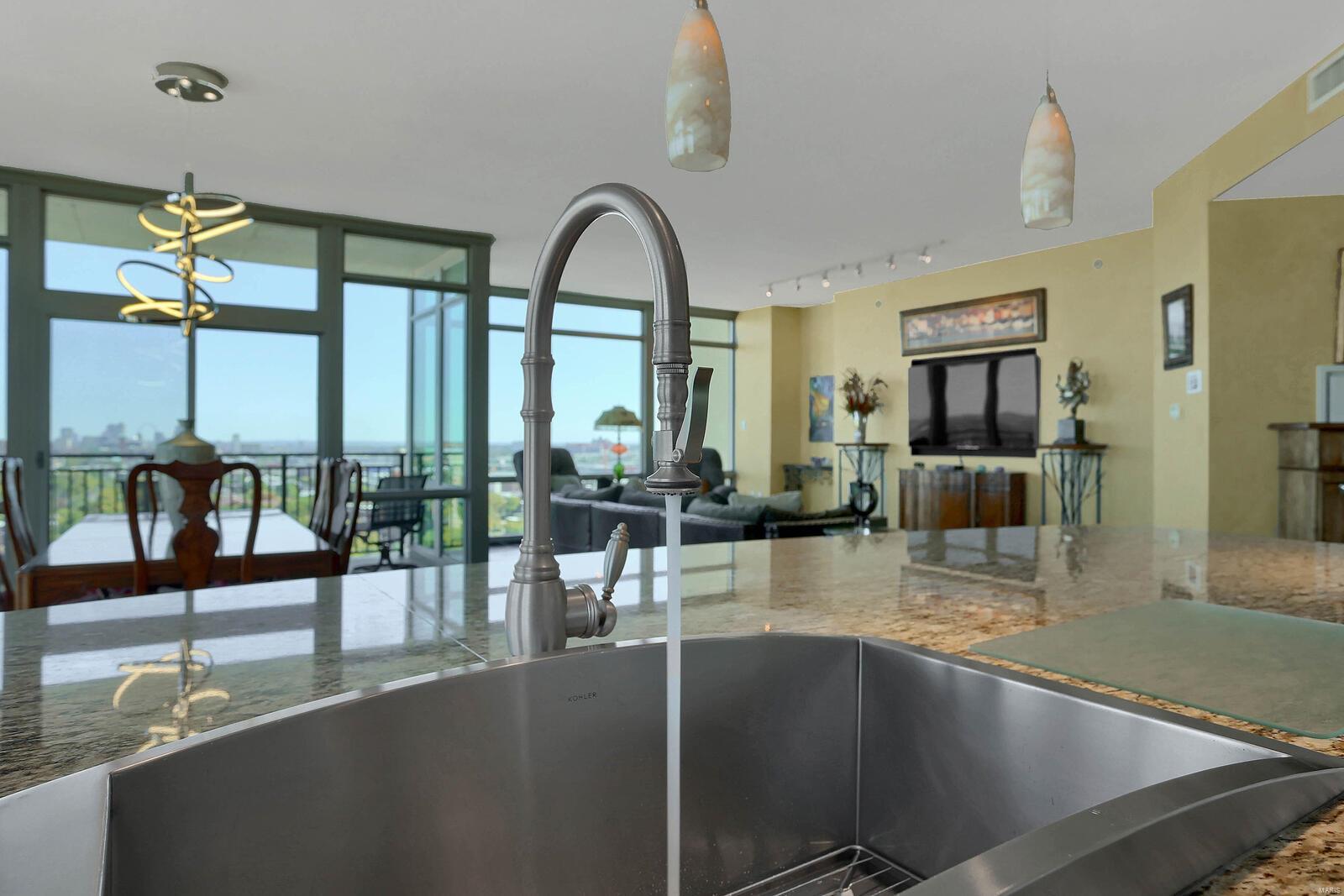 Park East Tower - Residential