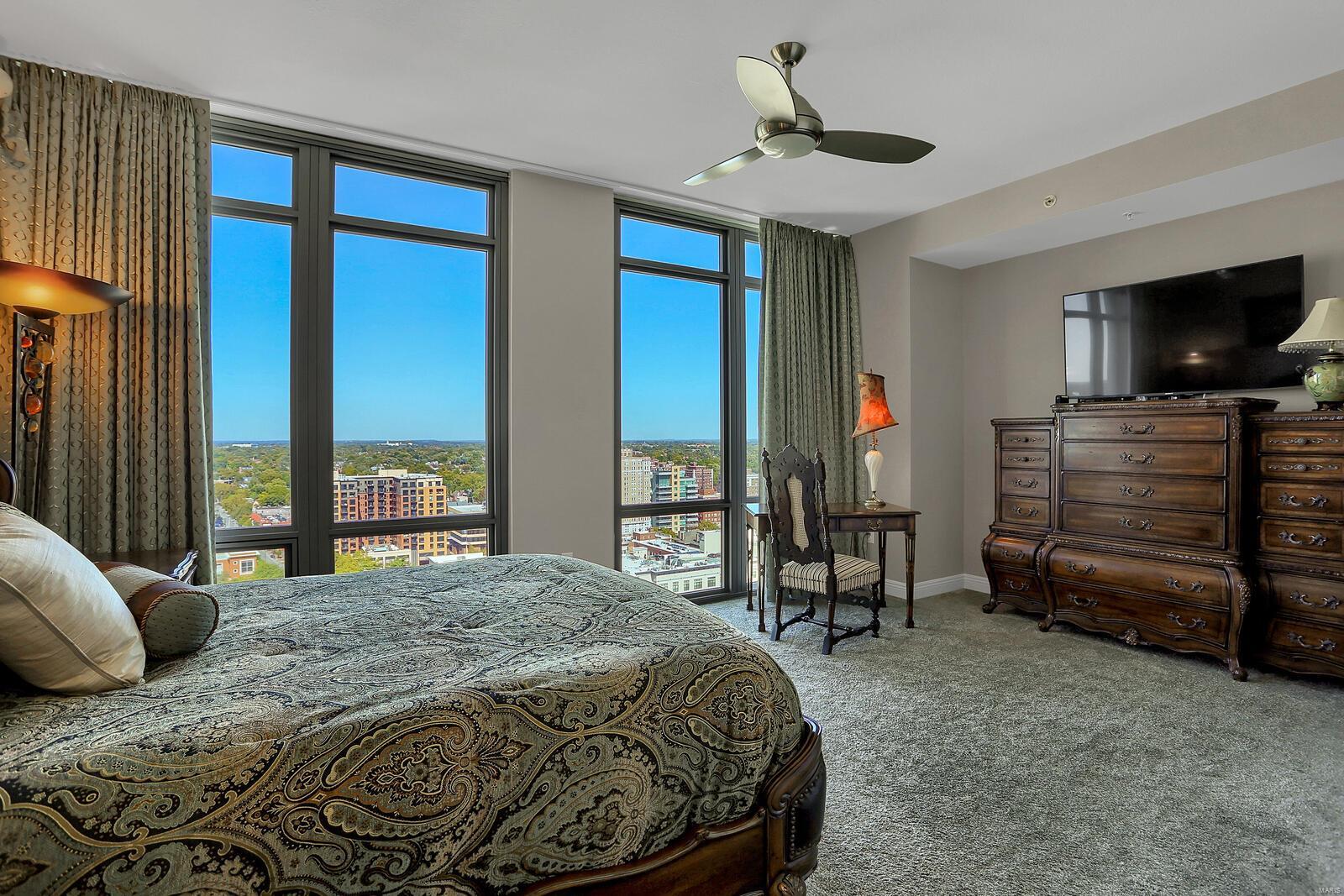 Park East Tower - Residential