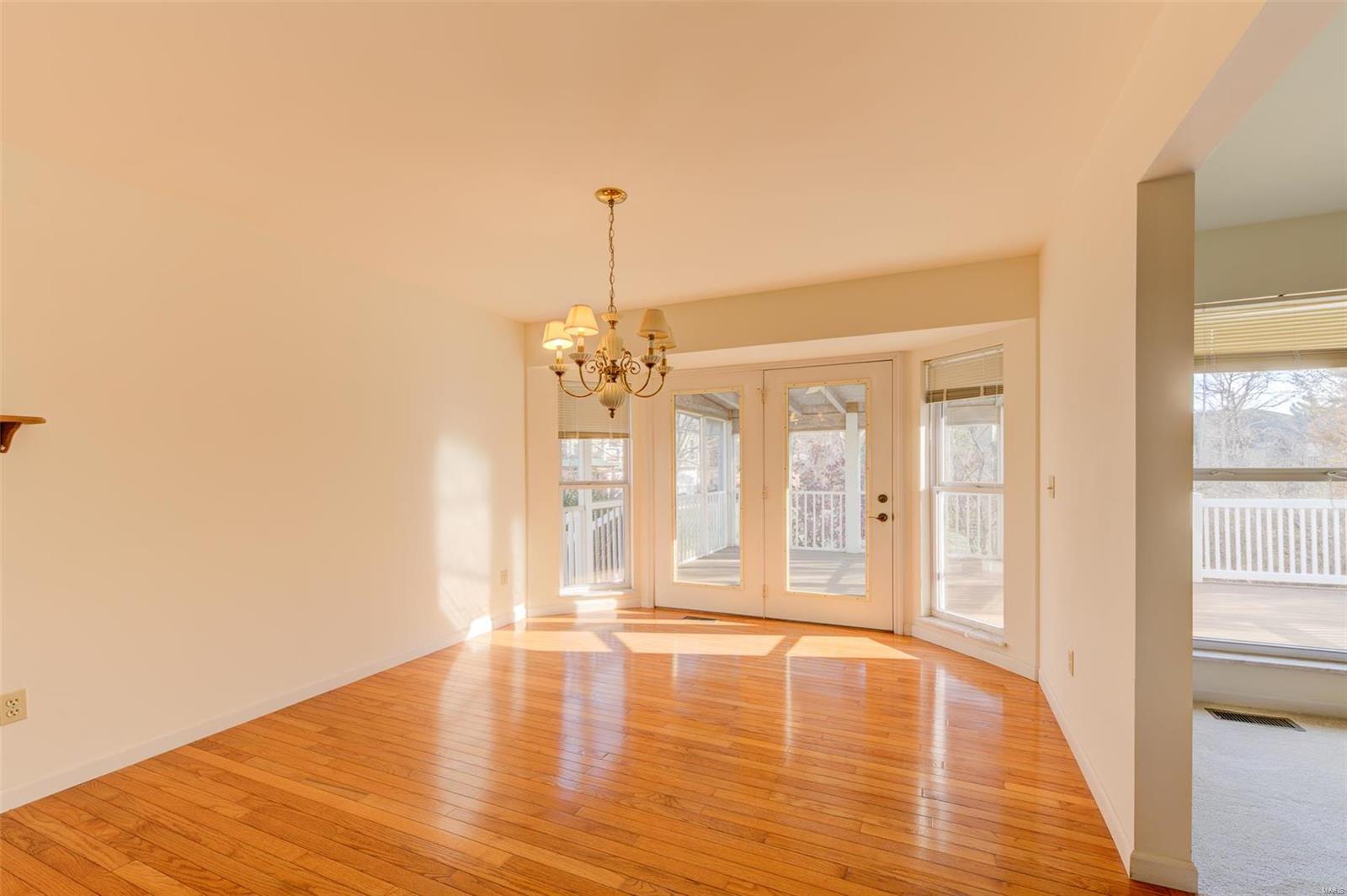 St Peters, Missouri 63376, United States, 3 Bedrooms Bedrooms, ,3 BathroomsBathrooms,Residential,Pending,26482