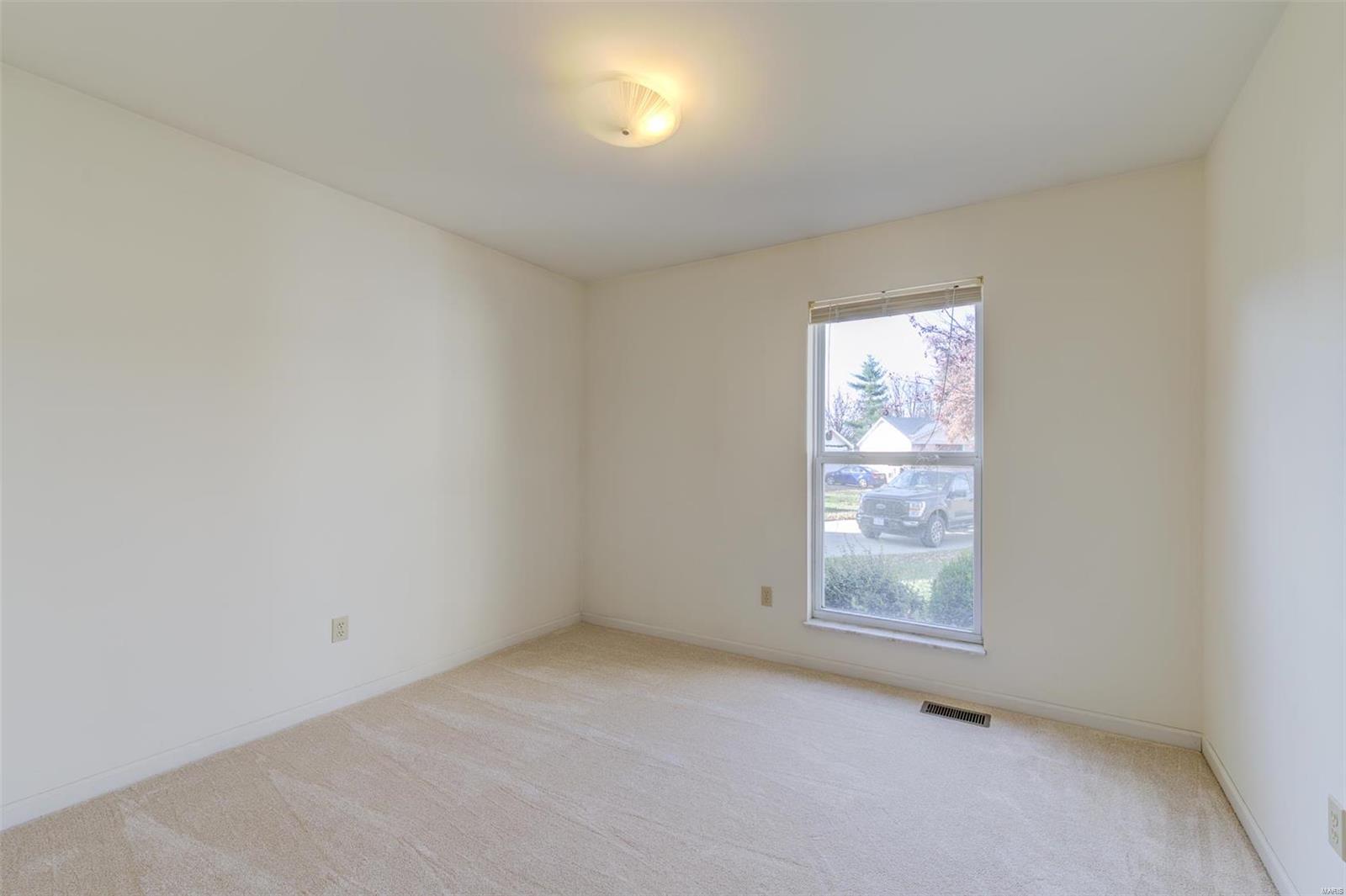 St Peters, Missouri 63376, United States, 3 Bedrooms Bedrooms, ,3 BathroomsBathrooms,Residential,Pending,26482