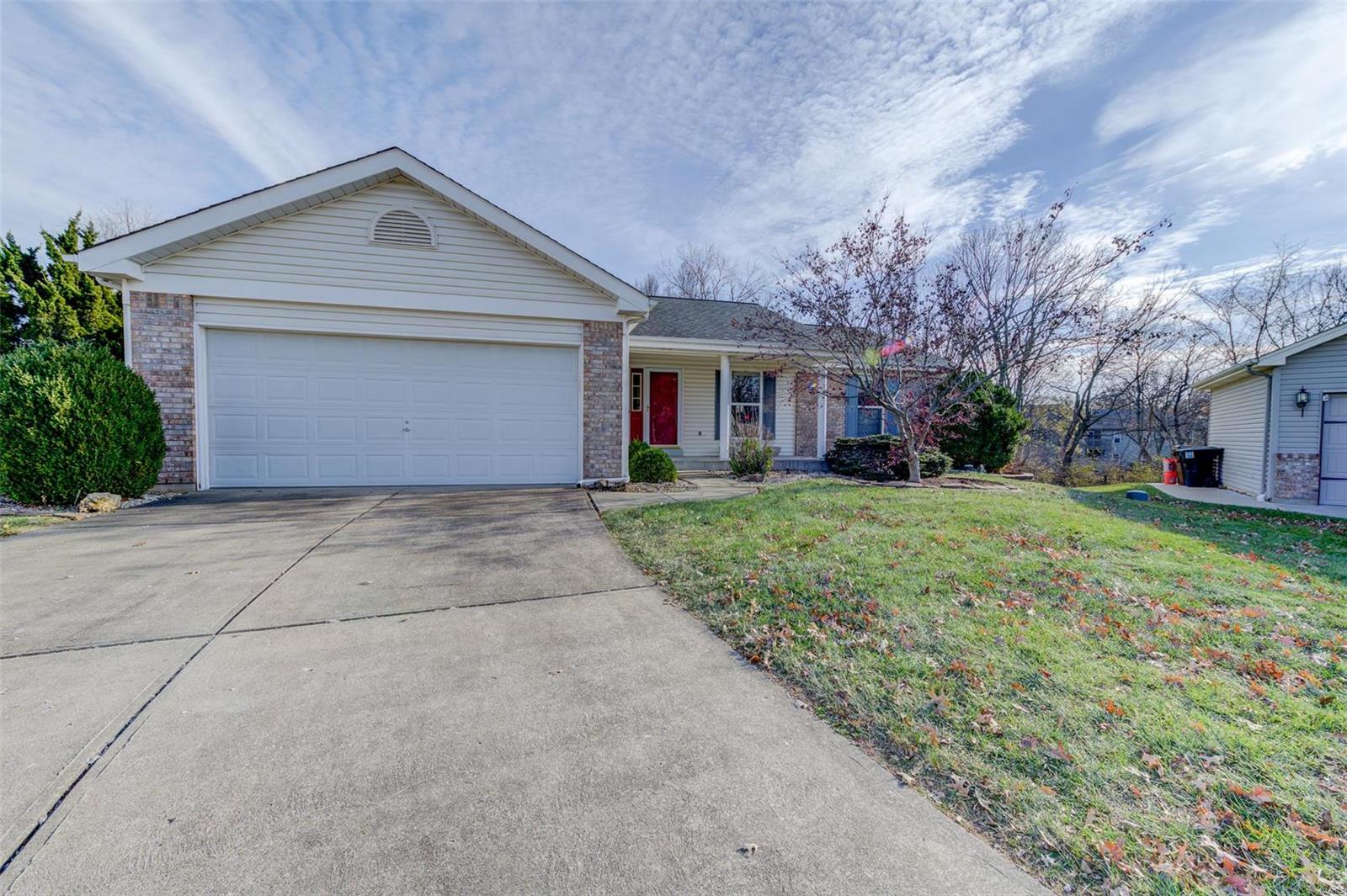 St Peters, Missouri 63376, United States, 3 Bedrooms Bedrooms, ,3 BathroomsBathrooms,Residential,Pending,26482