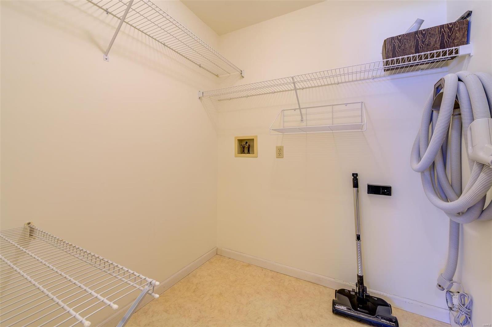 St Peters, Missouri 63376, United States, 3 Bedrooms Bedrooms, ,3 BathroomsBathrooms,Residential,Pending,26482