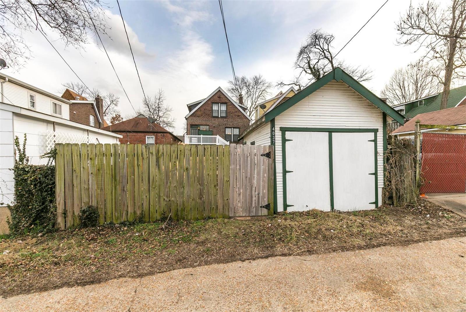 Lb Russells 02 - Residential