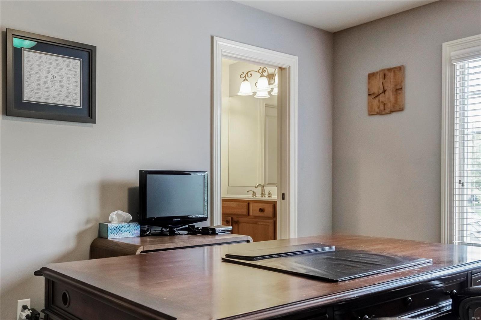 Ladue Meadows - Residential