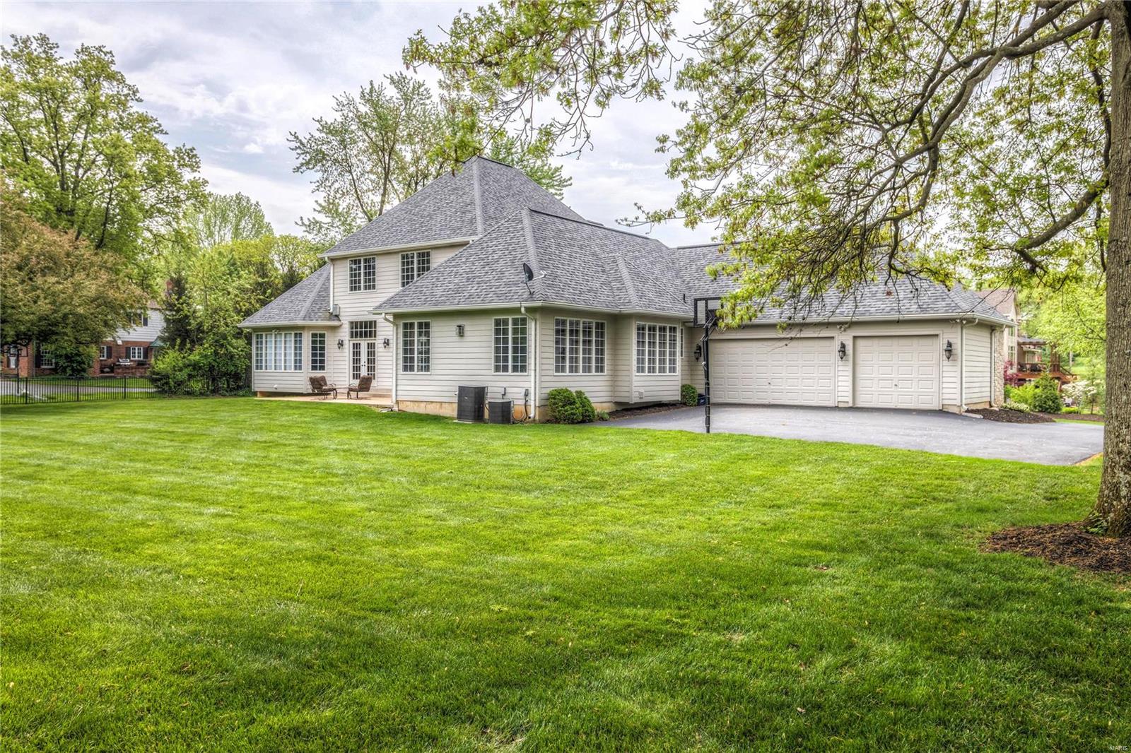 Ladue Meadows - Residential