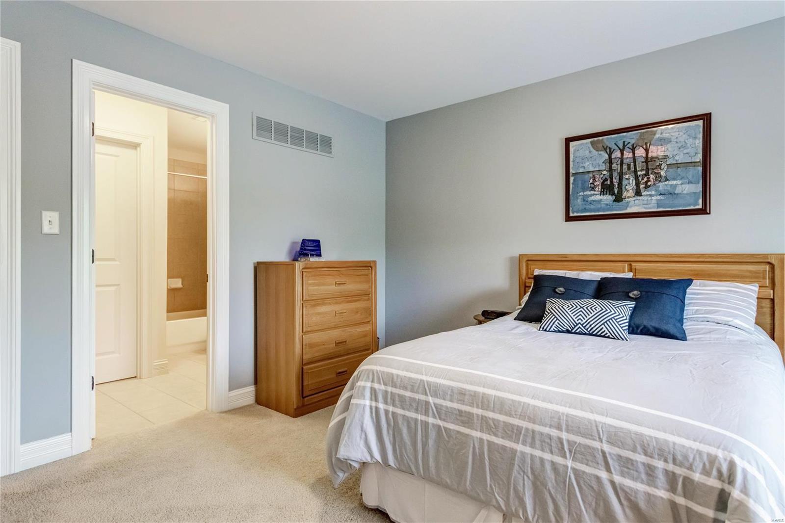 Ladue Meadows - Residential