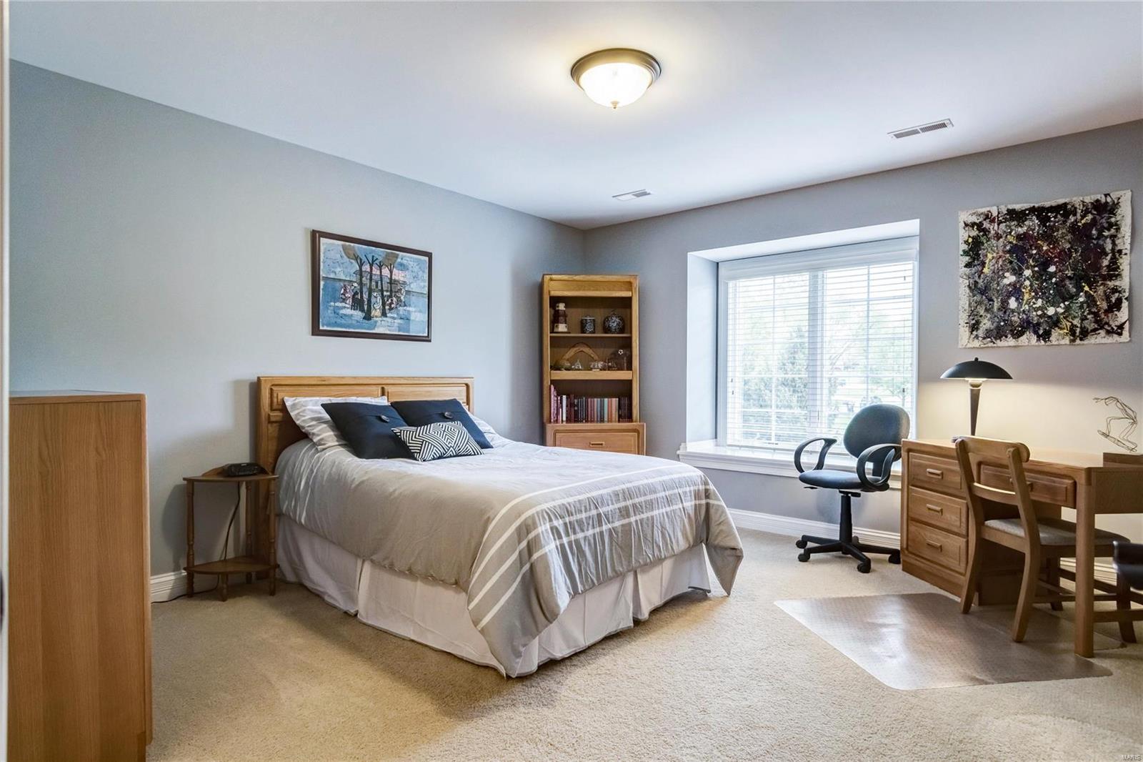 Ladue Meadows - Residential