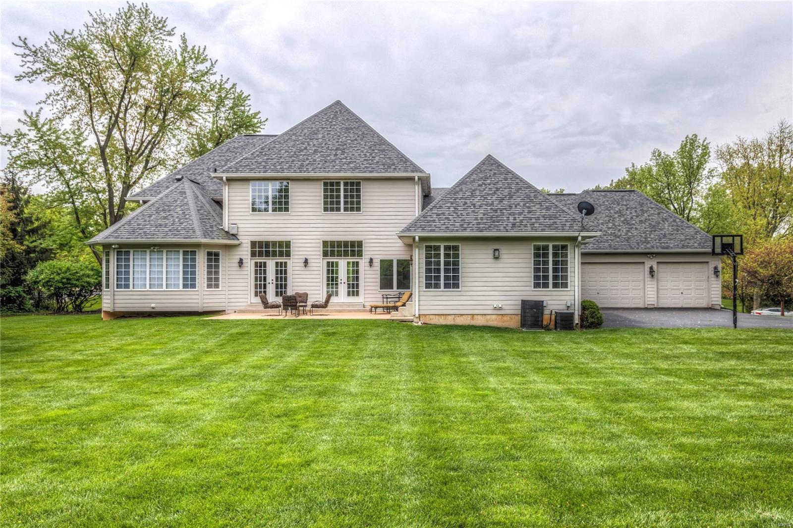 Ladue Meadows - Residential