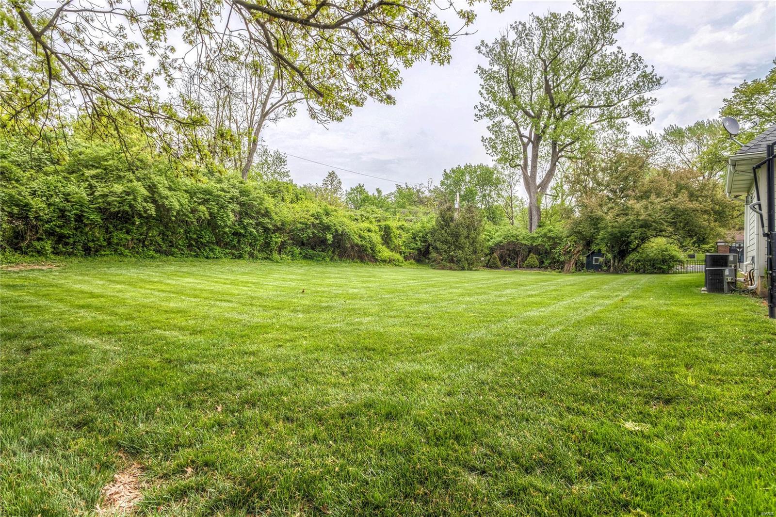 Ladue Meadows - Residential