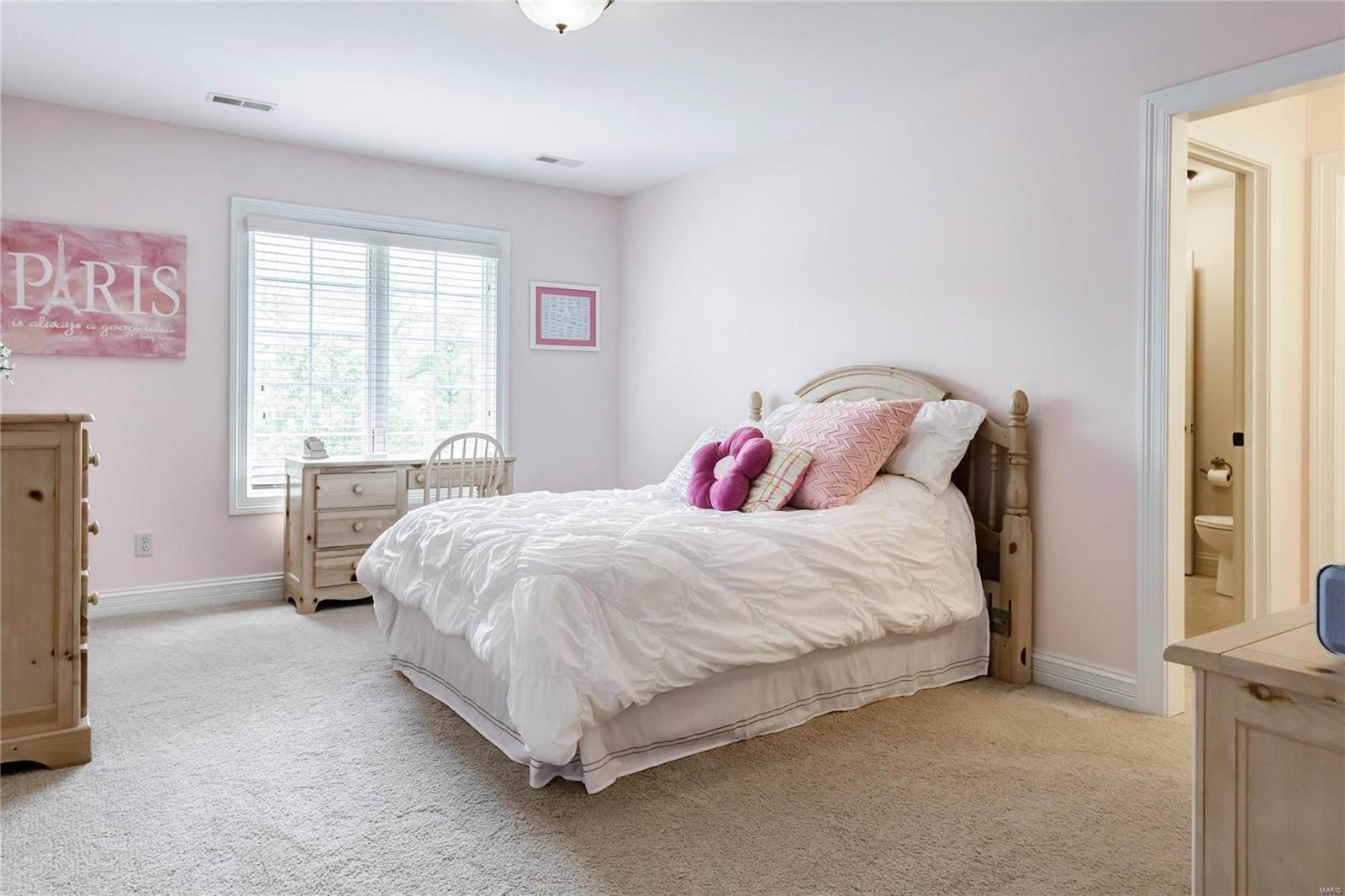 Ladue Meadows - Residential