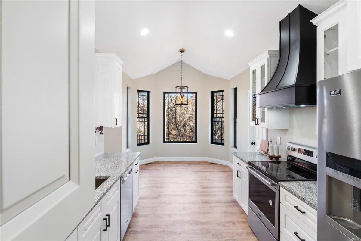 LA Riva Estates #2 - Residential