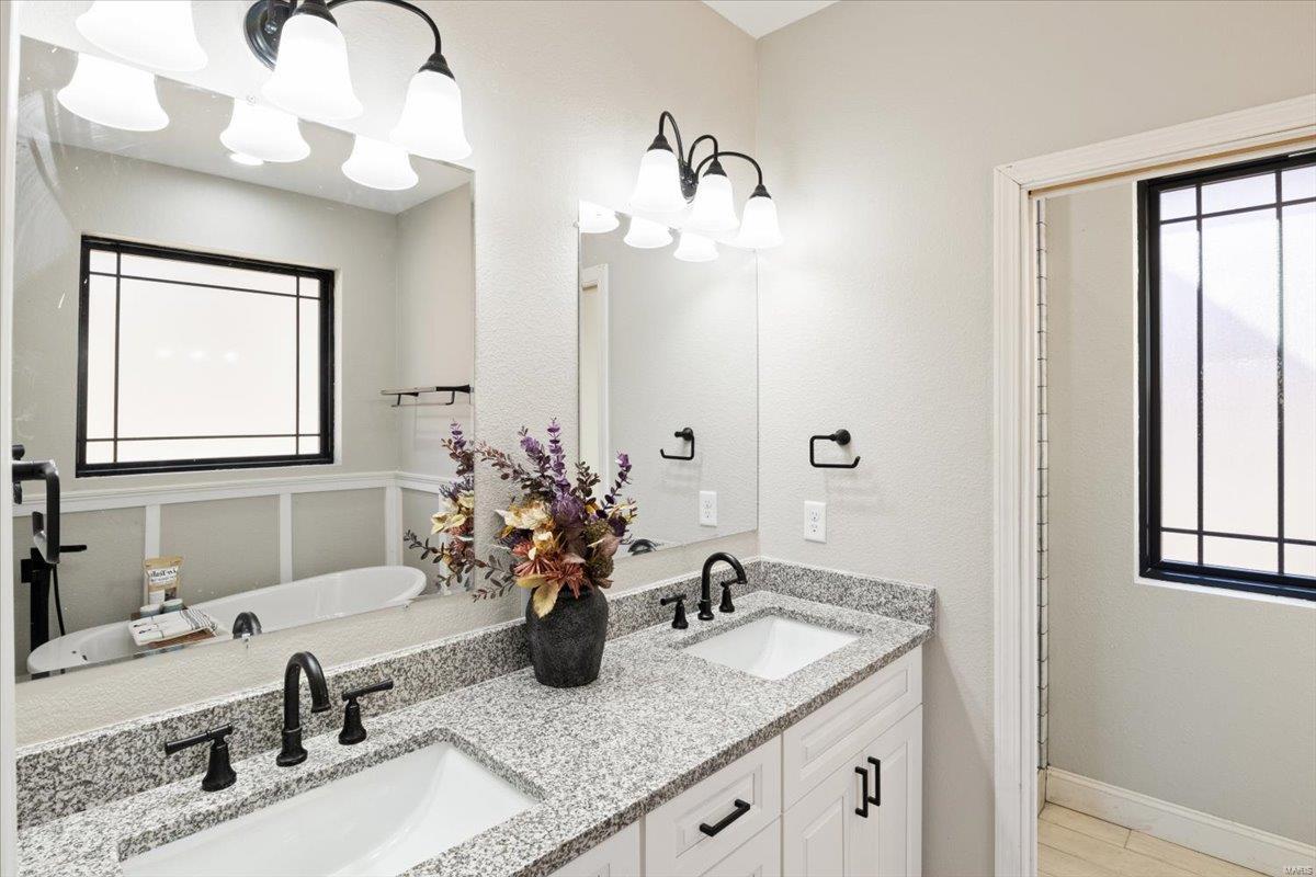 LA Riva Estates #2 - Residential