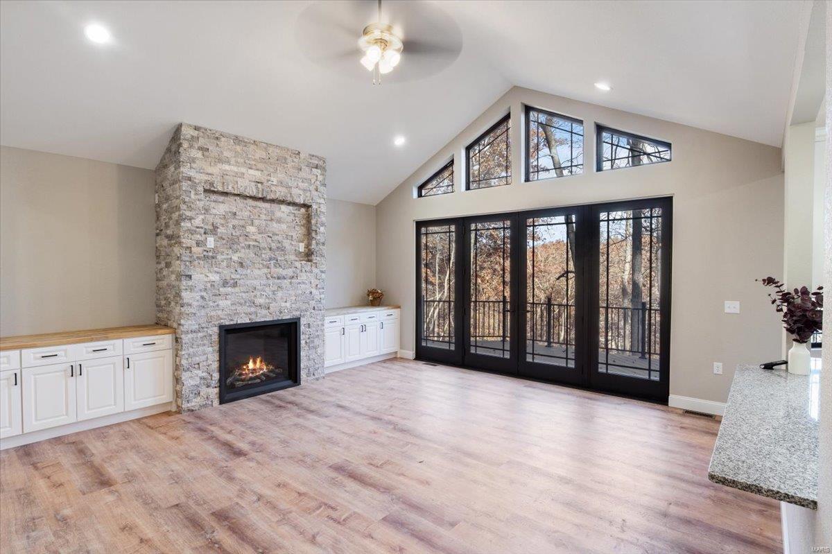 LA Riva Estates #2 - Residential