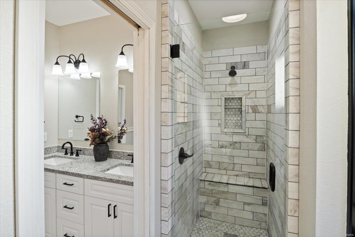 LA Riva Estates #2 - Residential