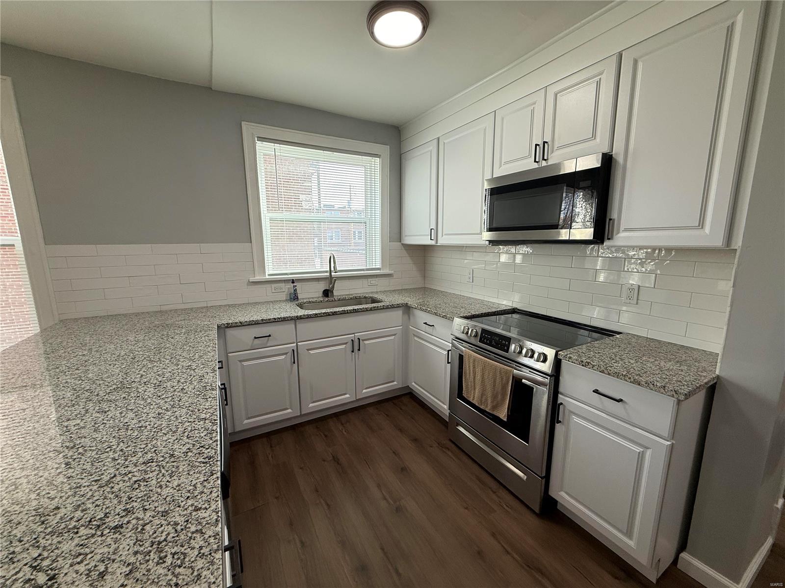 St Louis, Missouri 63109, United States, 2 Bedrooms Bedrooms, ,1 BathroomBathrooms,Residential,Pending,27248