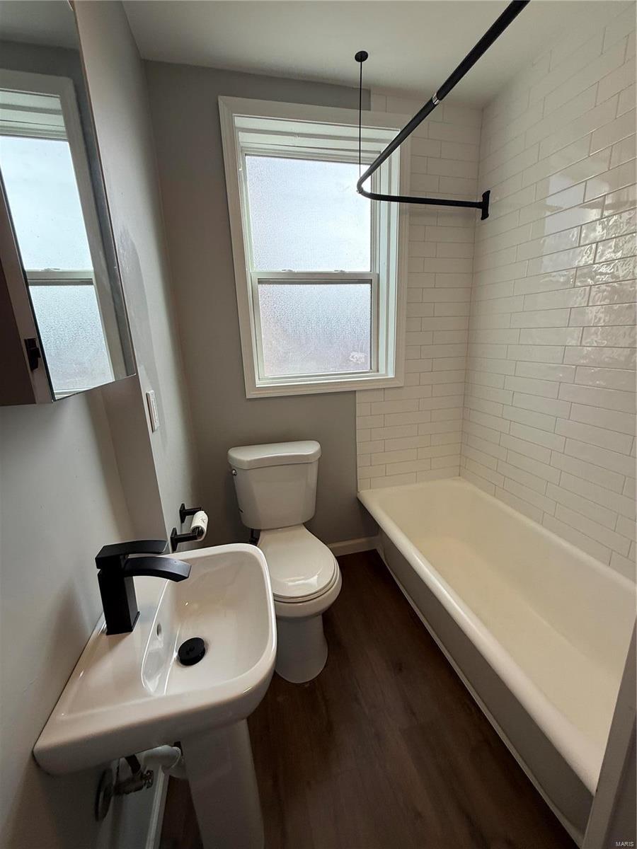 St Louis, Missouri 63109, United States, 2 Bedrooms Bedrooms, ,1 BathroomBathrooms,Residential,Pending,27248