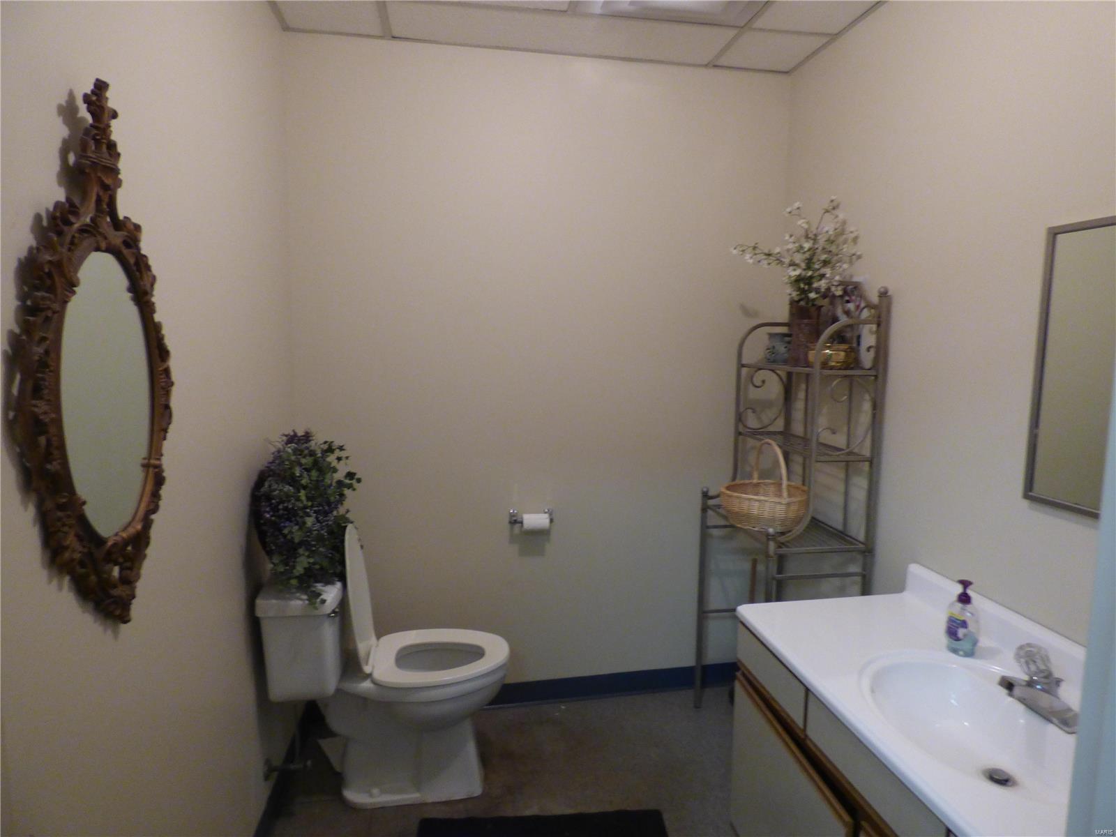 Earth City 2 Lt 4748 Amd Lt - Commercial Sale