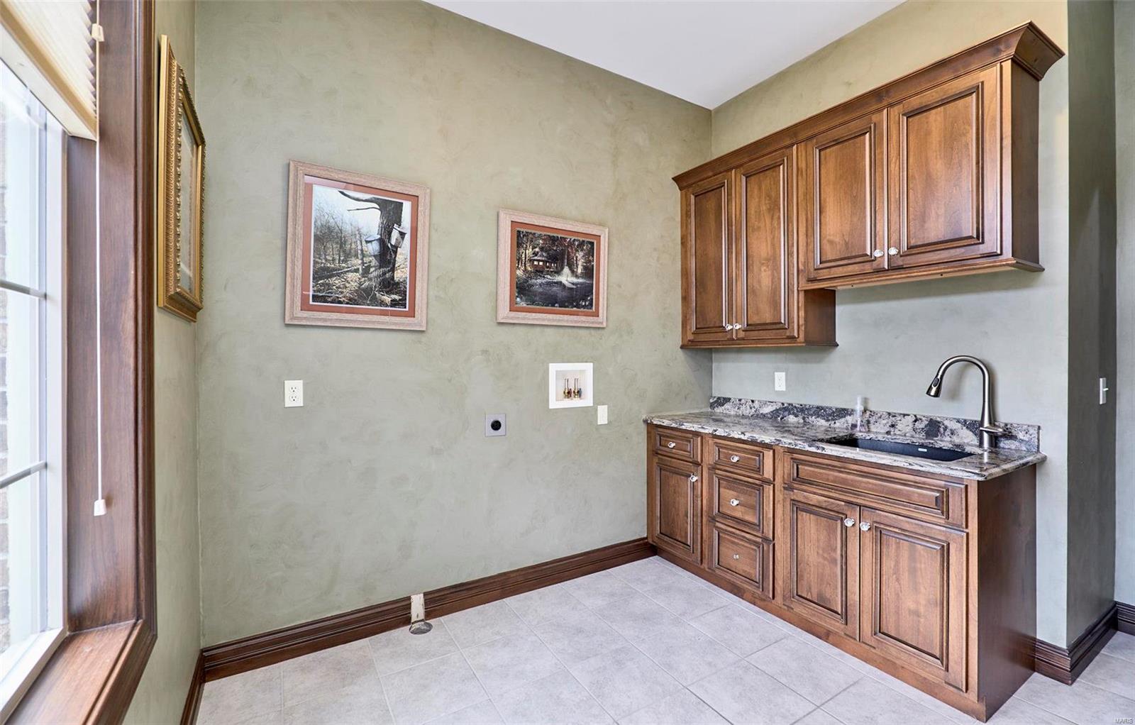 Anton Place - Residential