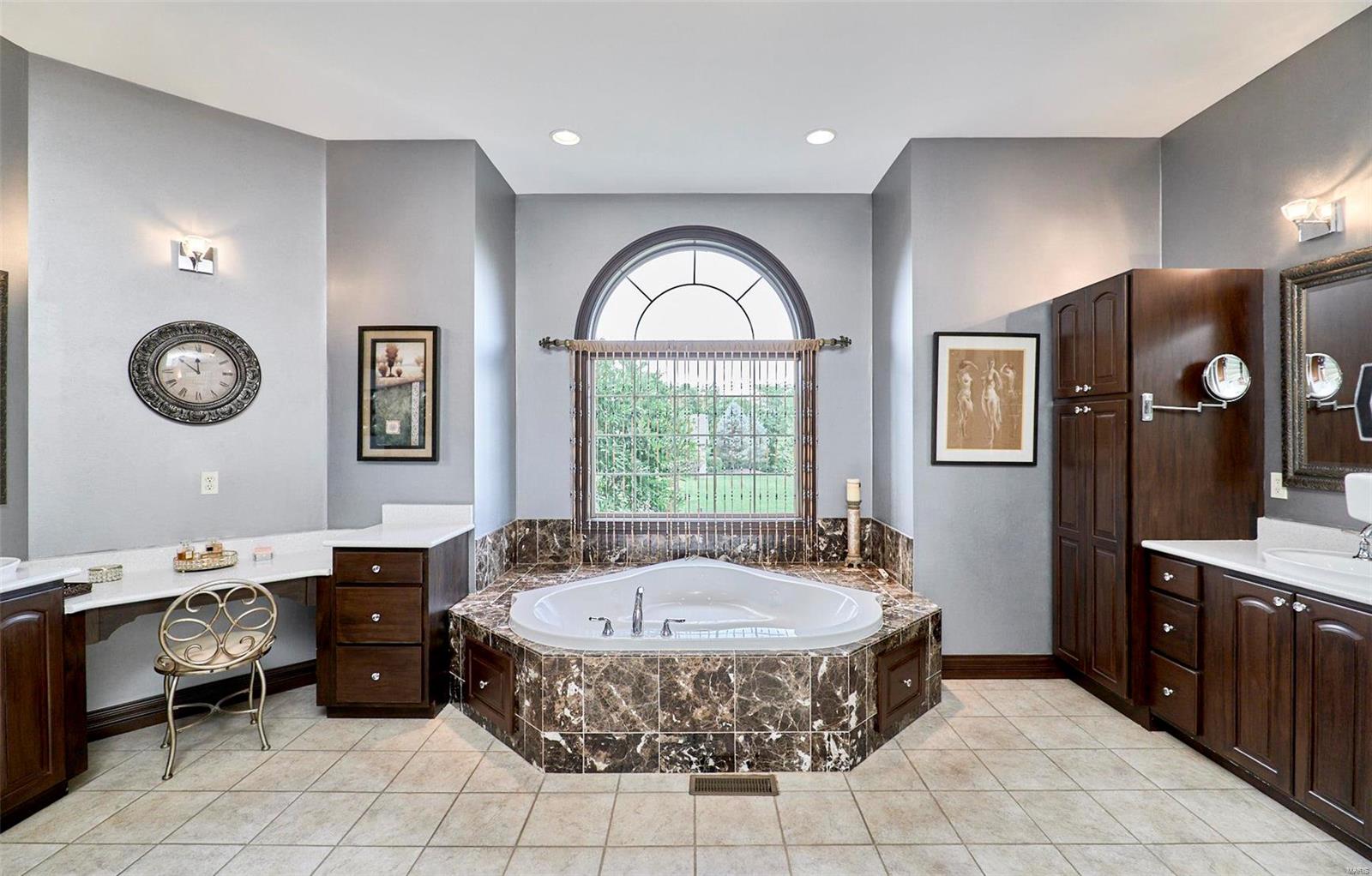 Anton Place - Residential