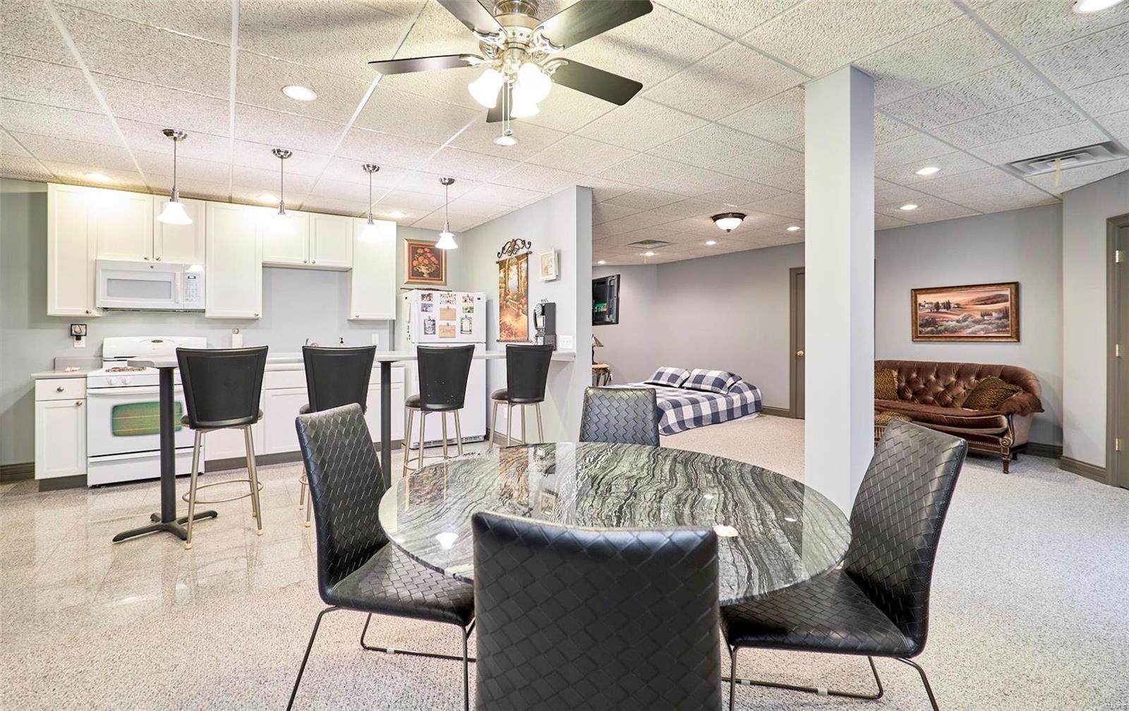 Anton Place - Residential