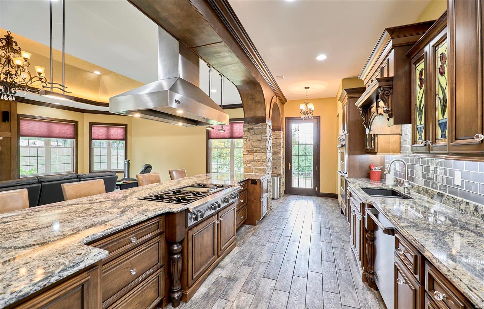 Anton Place - Residential