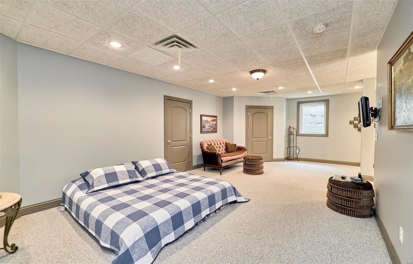 Anton Place - Residential