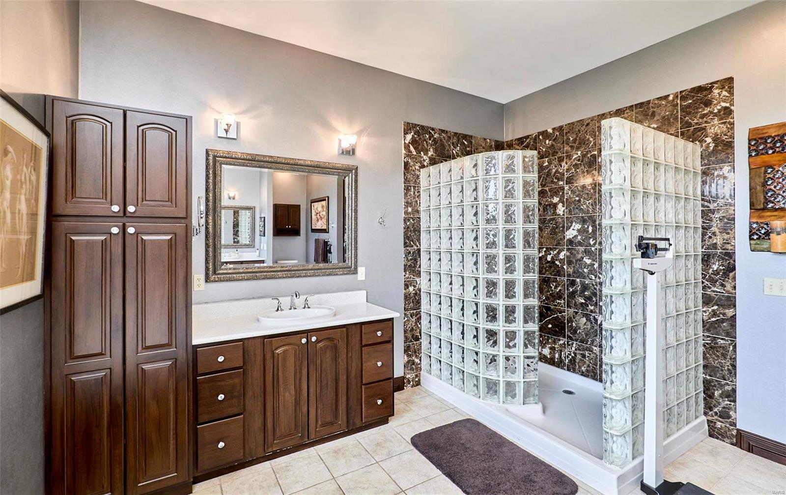 Anton Place - Residential