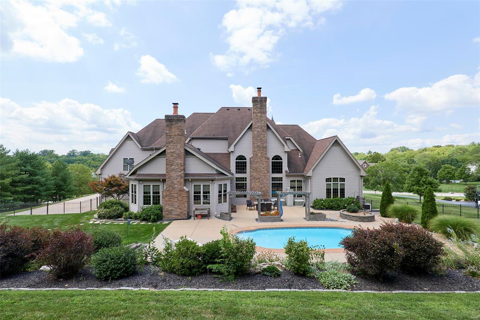 Anton Place - Residential