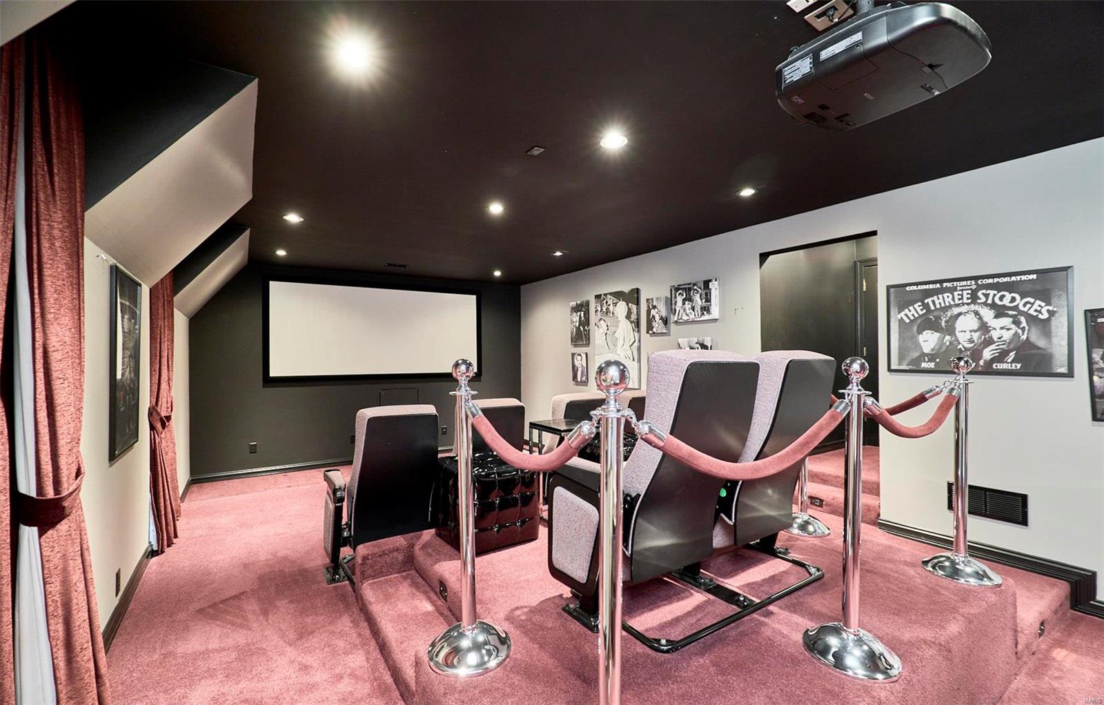 Anton Place - Residential