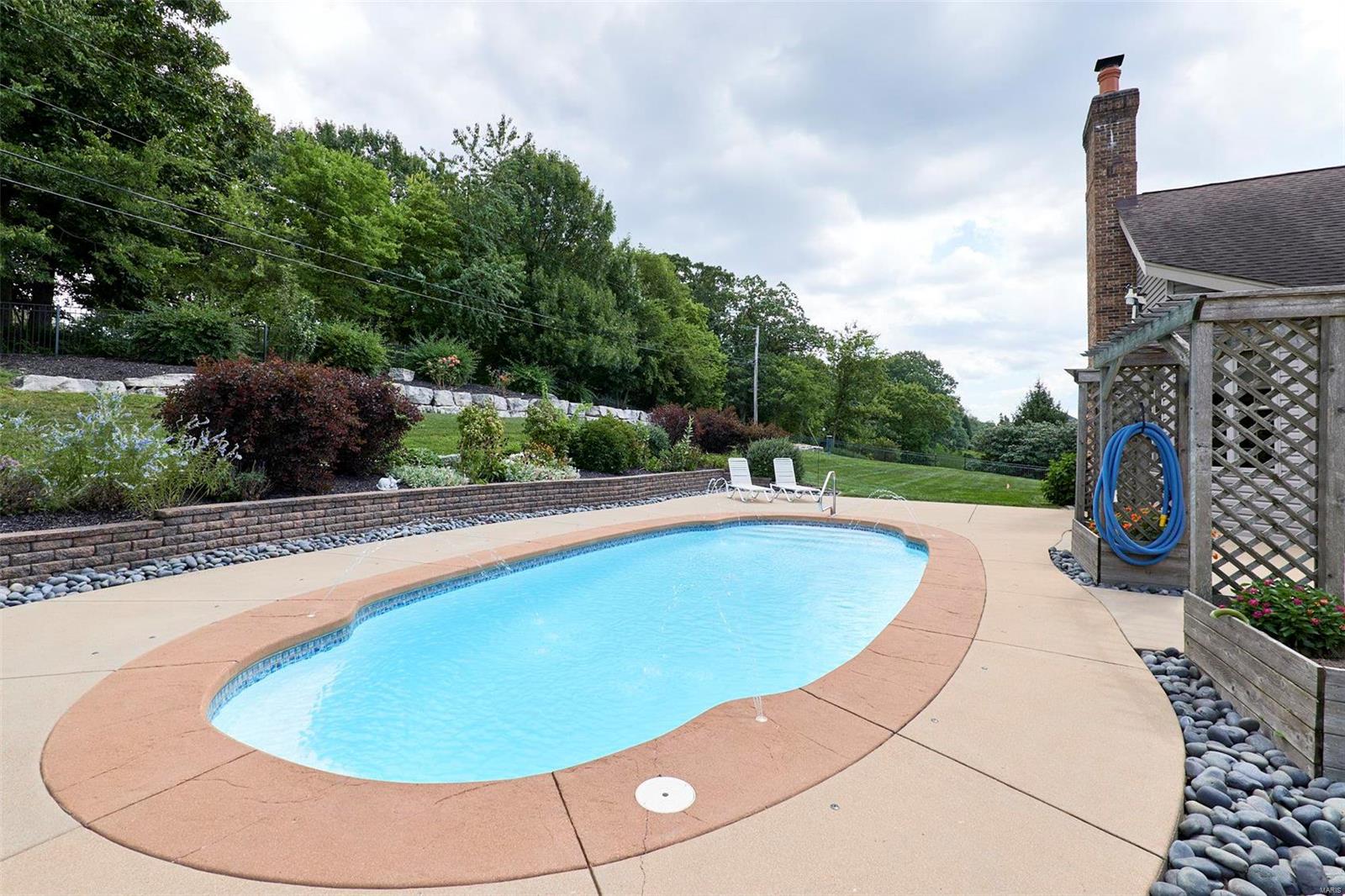 Anton Place - Residential