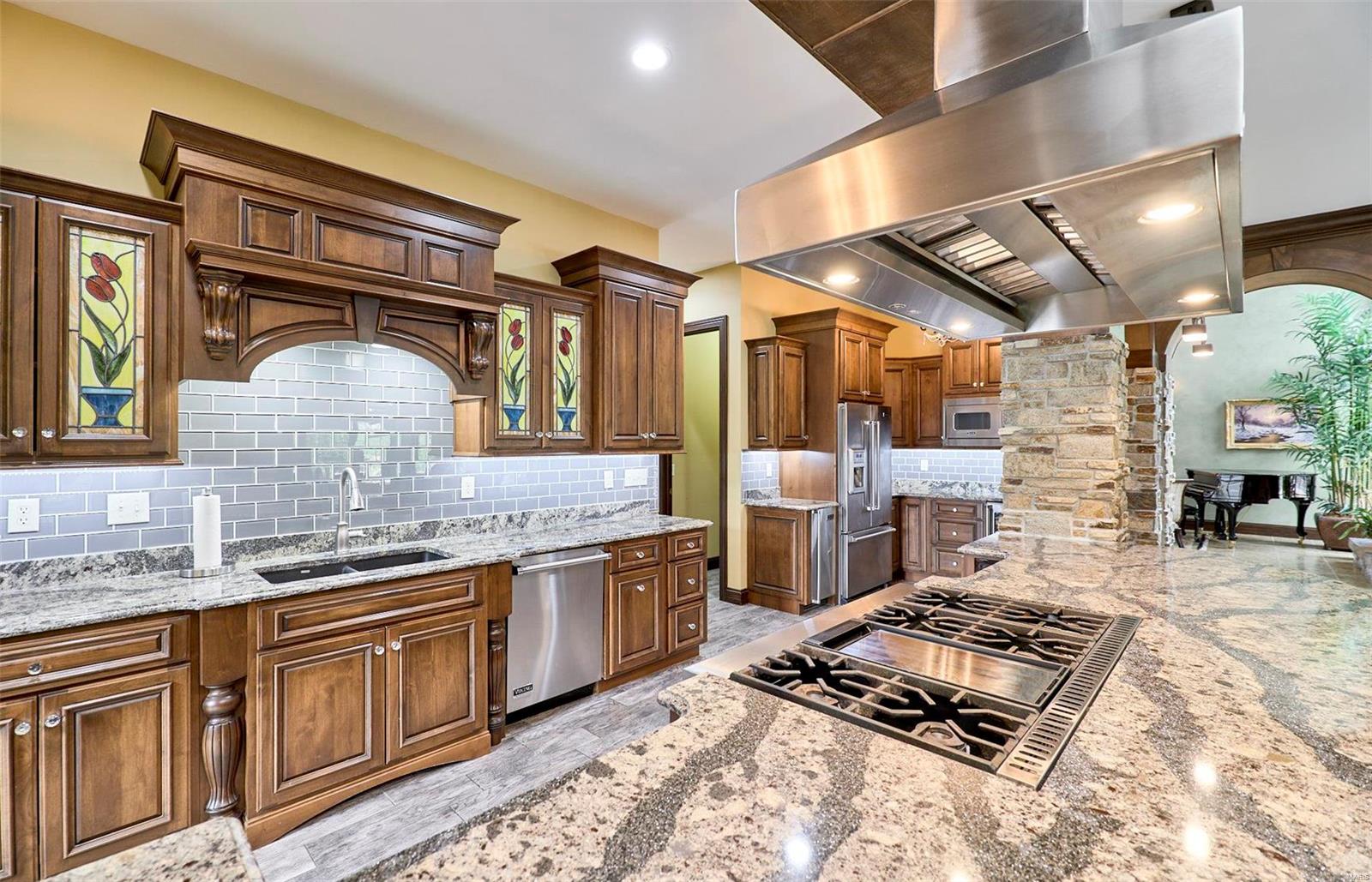 Anton Place - Residential